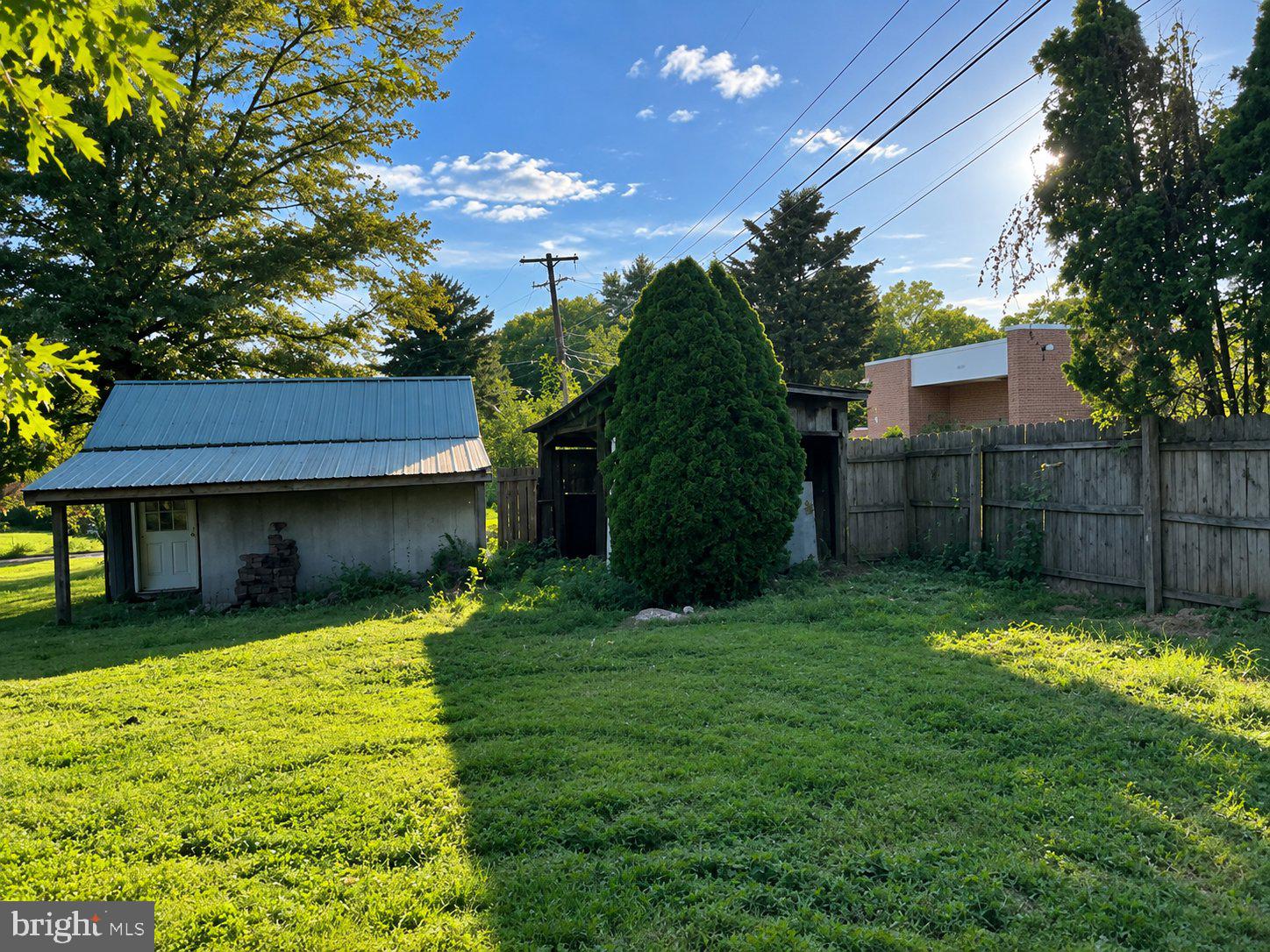 332 N 2ND STREET