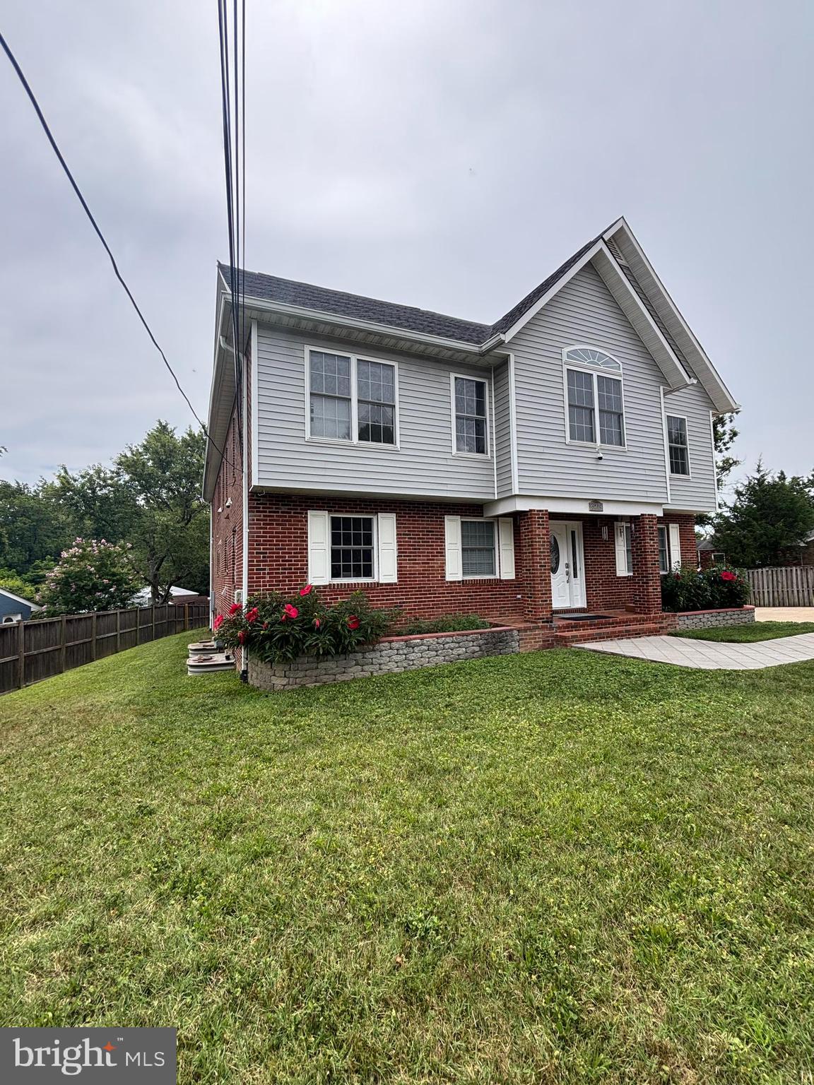 6219 CRESTWOOD DRIVE