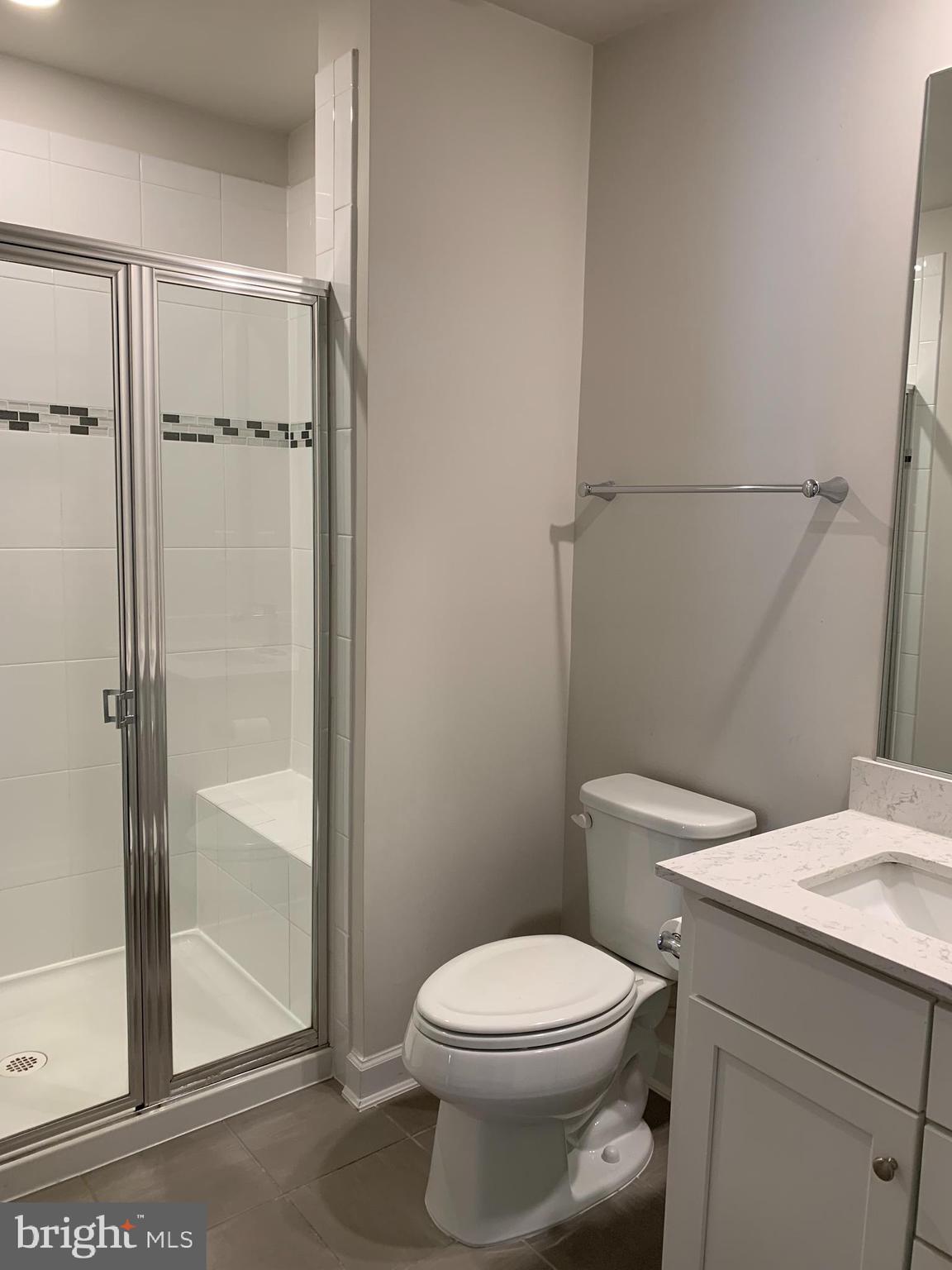 METRO ROW - Residential