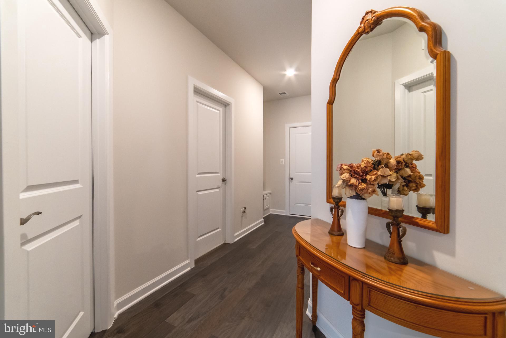 METRO ROW - Residential