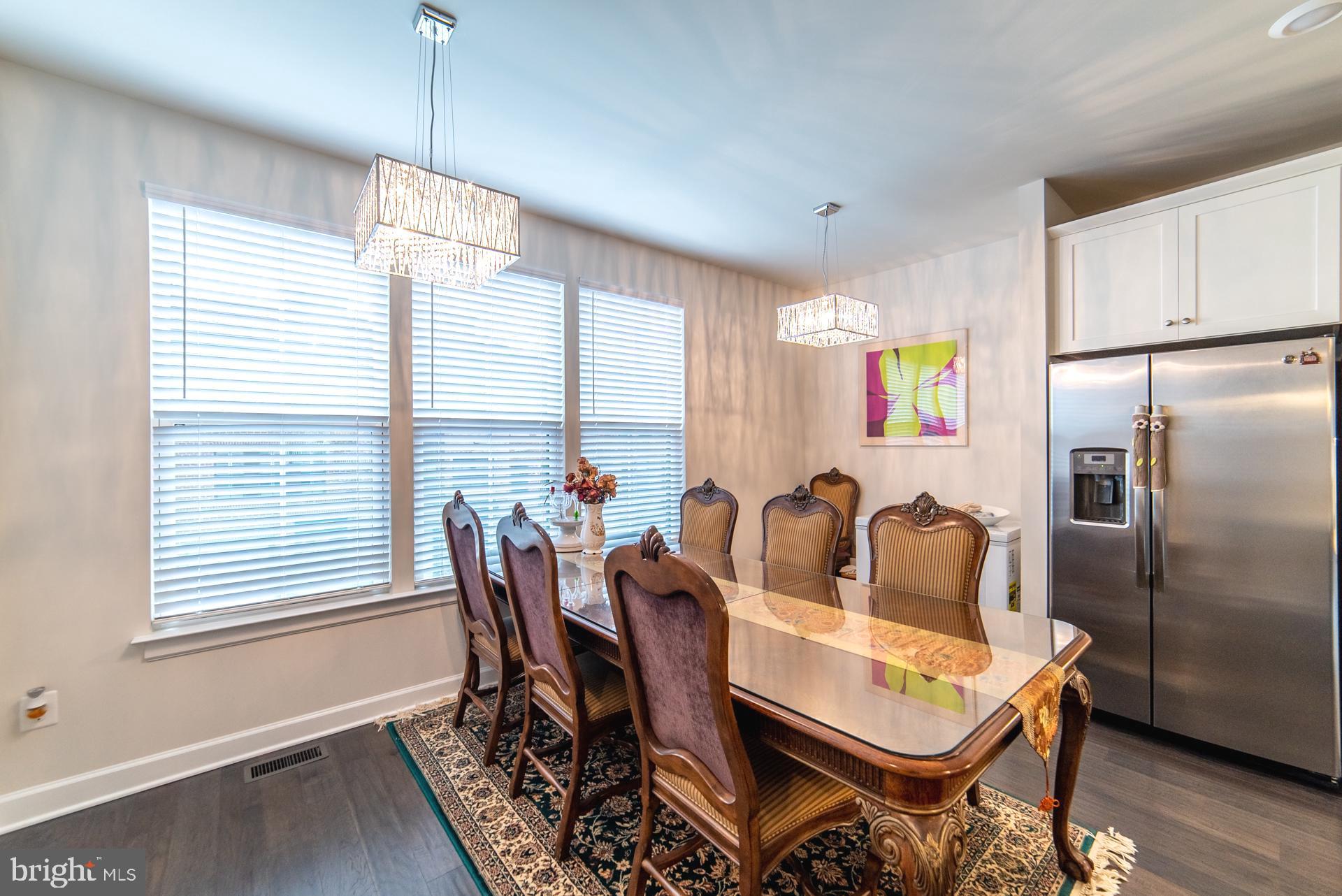 METRO ROW - Residential