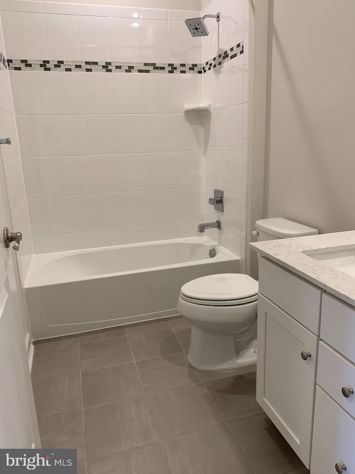 METRO ROW - Residential