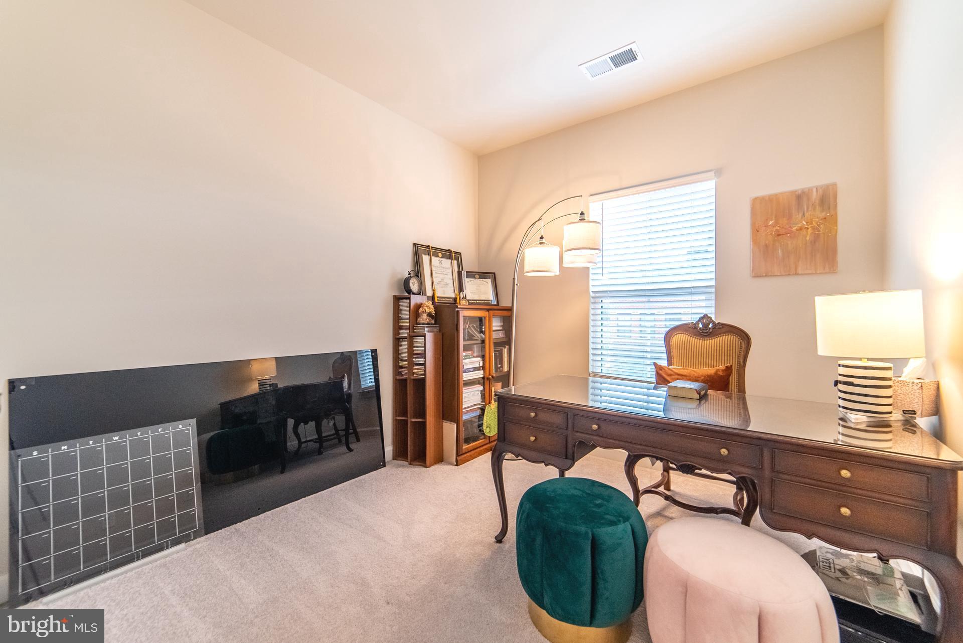 METRO ROW - Residential