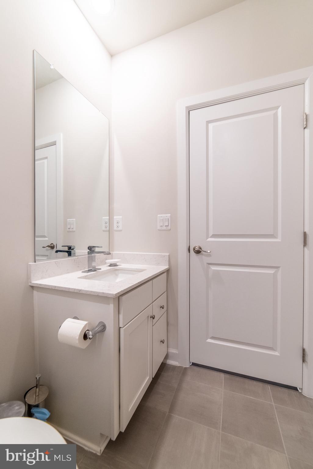 METRO ROW - Residential