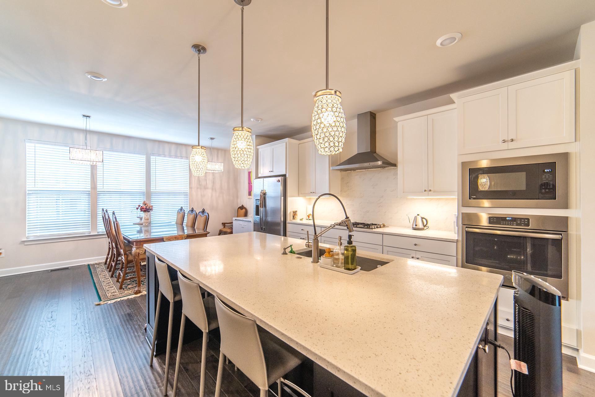 METRO ROW - Residential