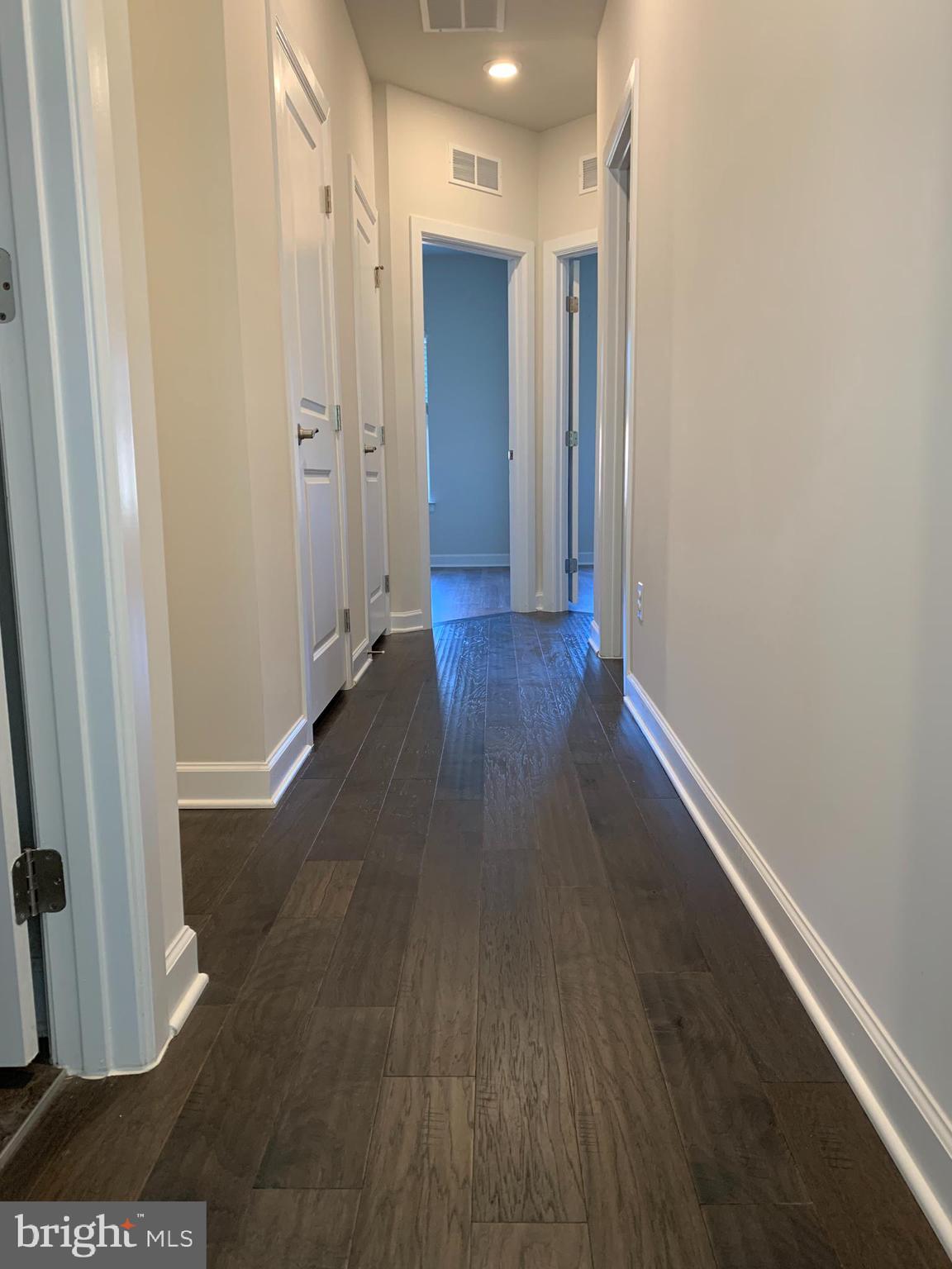 METRO ROW - Residential