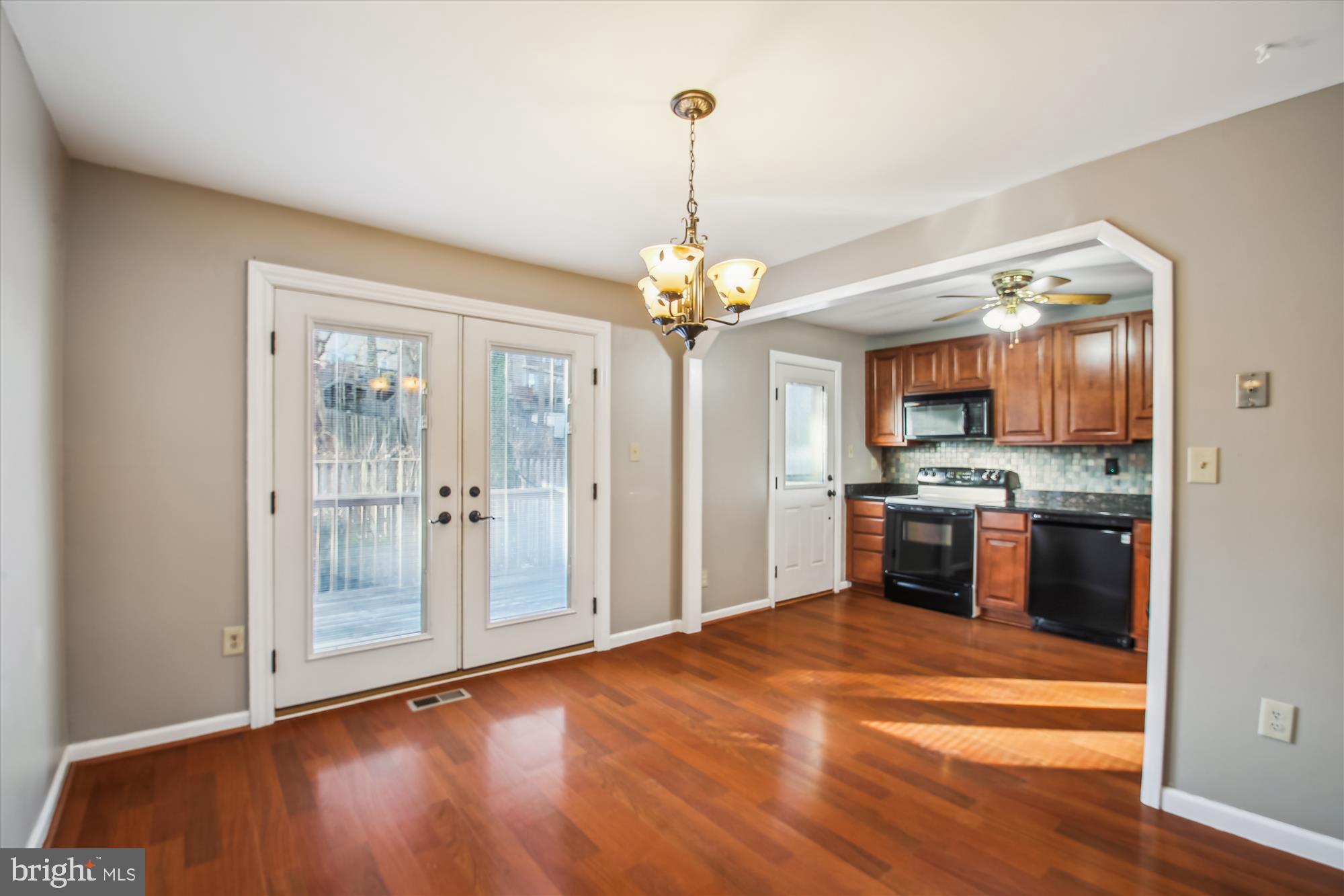 ELIZABETHS LANDING - Residential