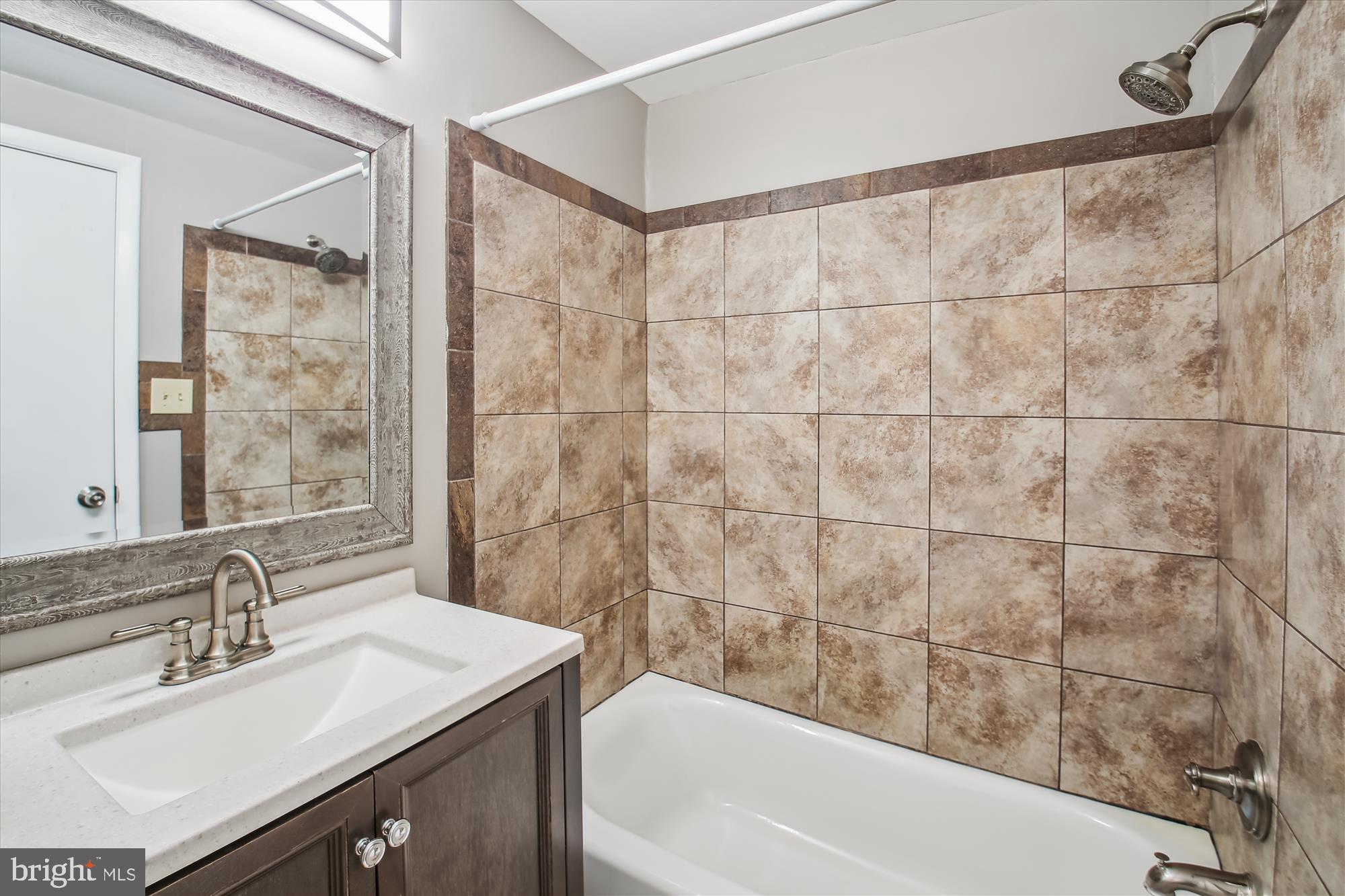 ELIZABETHS LANDING - Residential