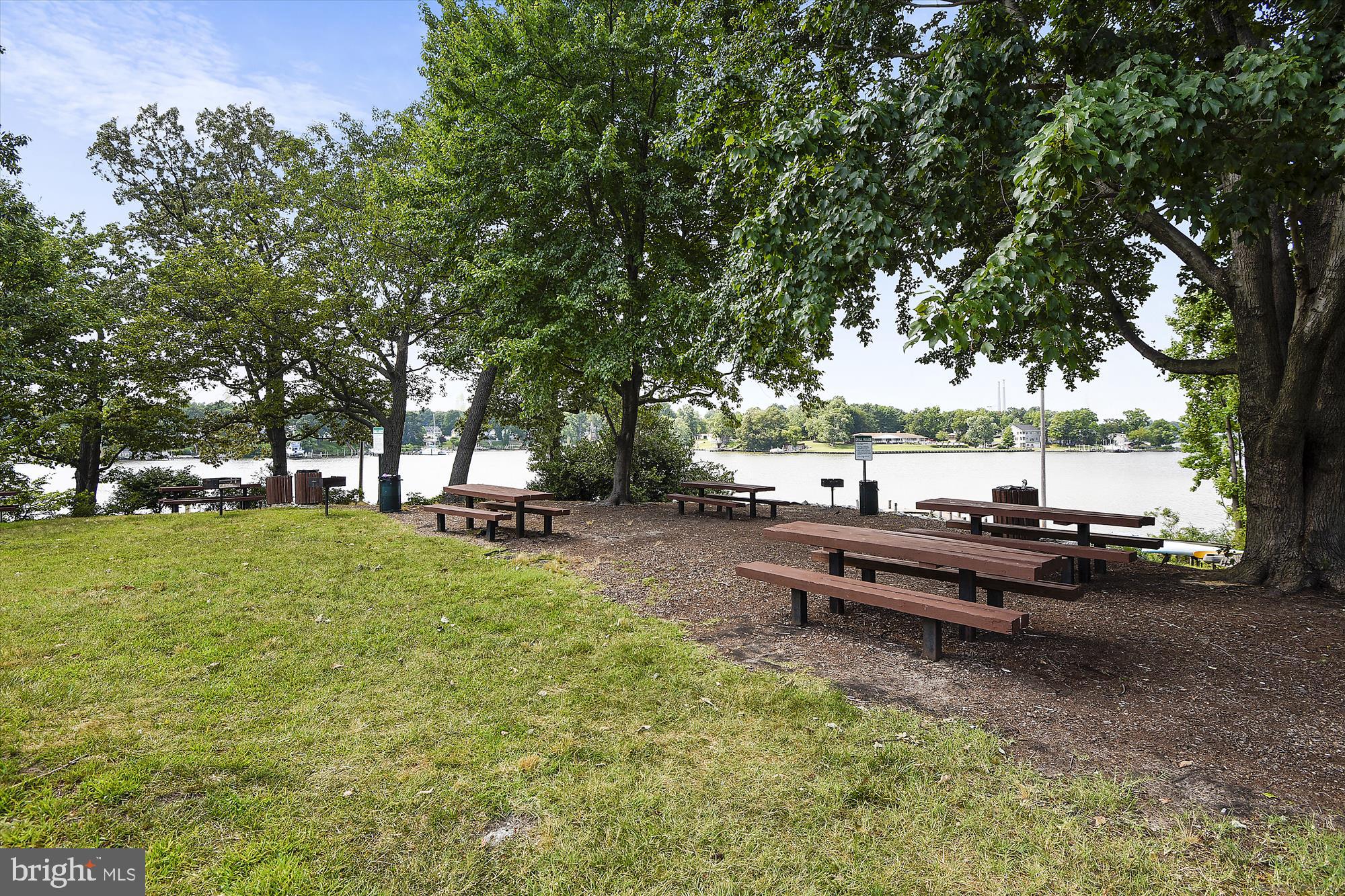 ELIZABETHS LANDING - Residential