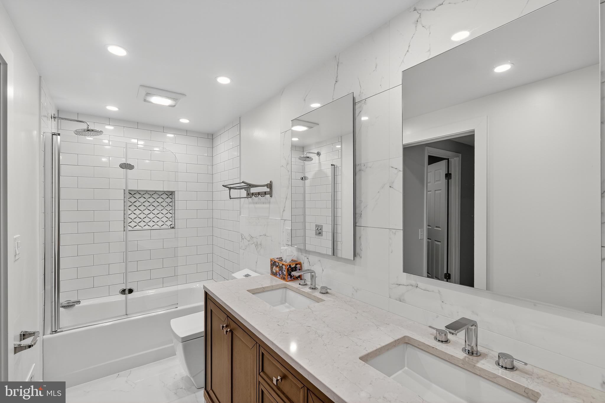 POTOMAC COMMONS - Residential