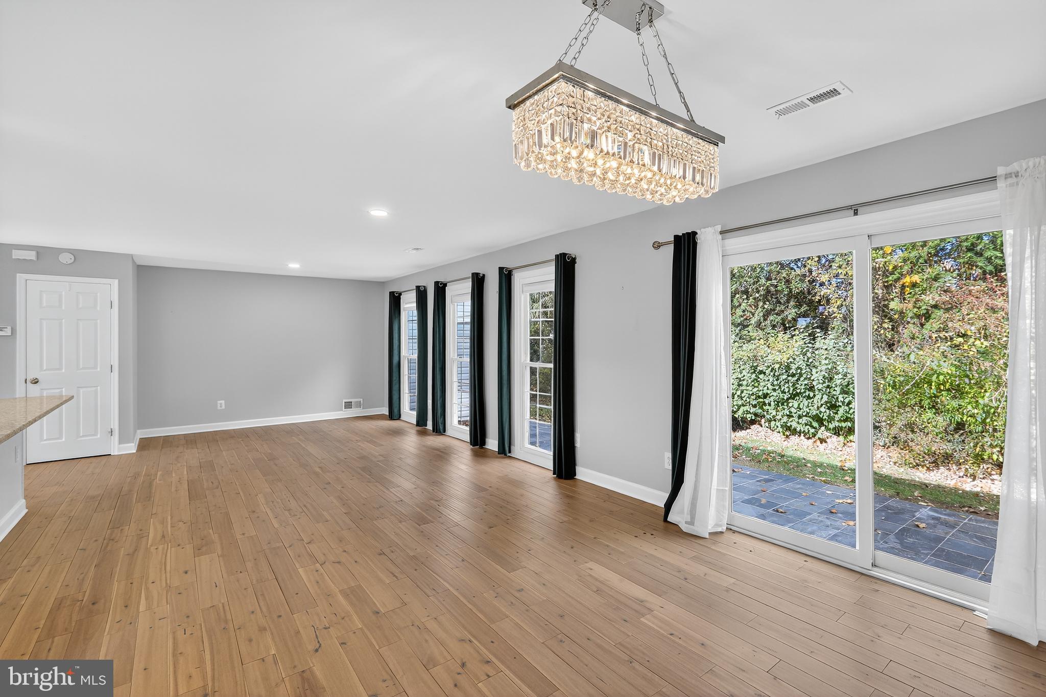 POTOMAC COMMONS - Residential