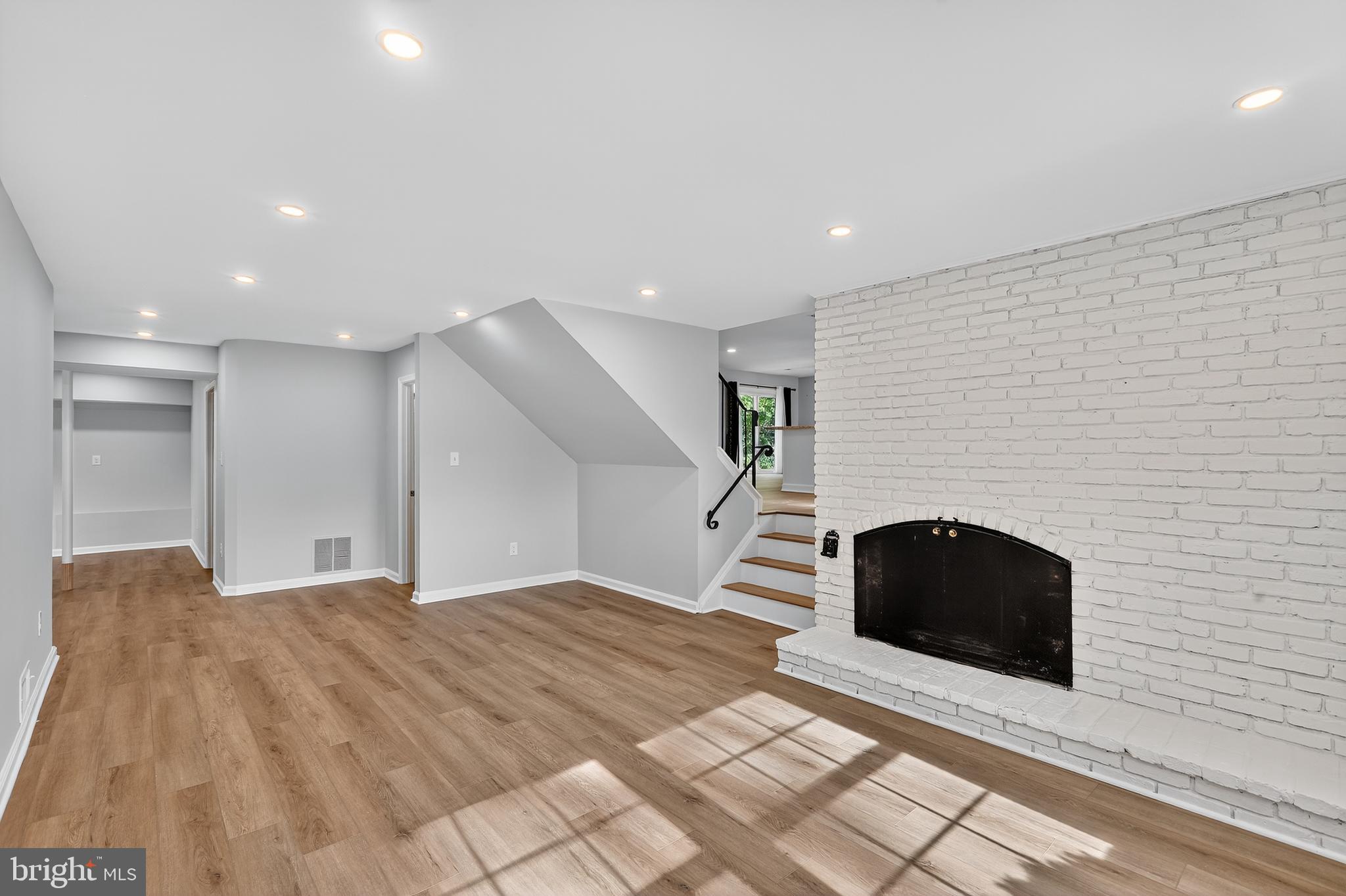 POTOMAC COMMONS - Residential