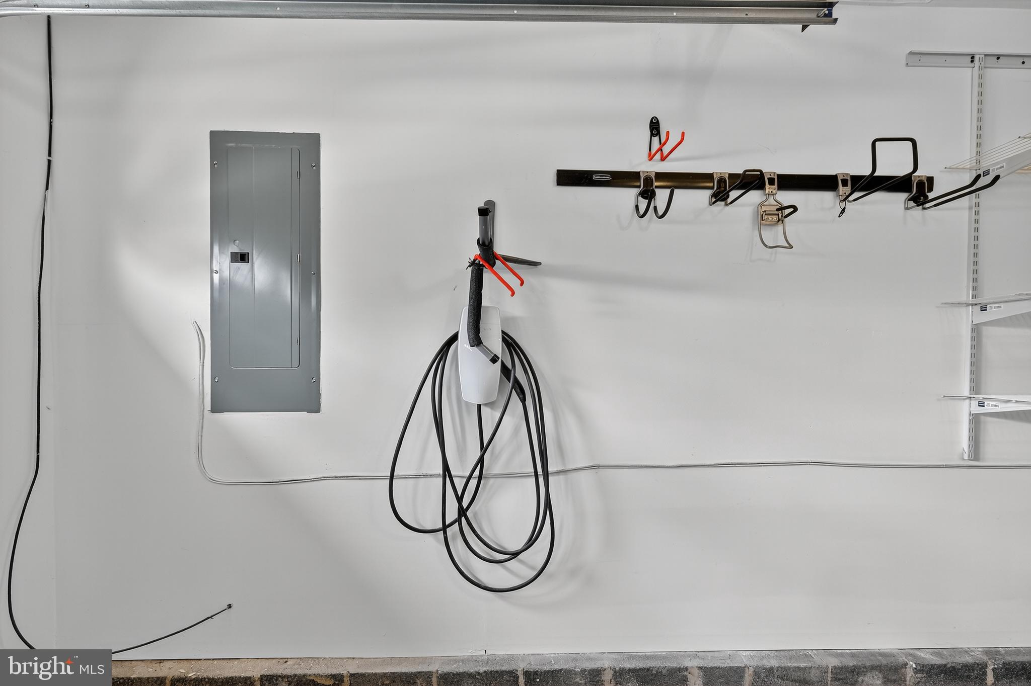 POTOMAC COMMONS - Residential