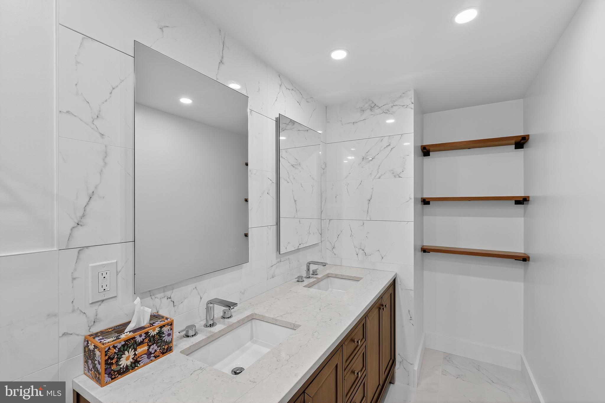 POTOMAC COMMONS - Residential