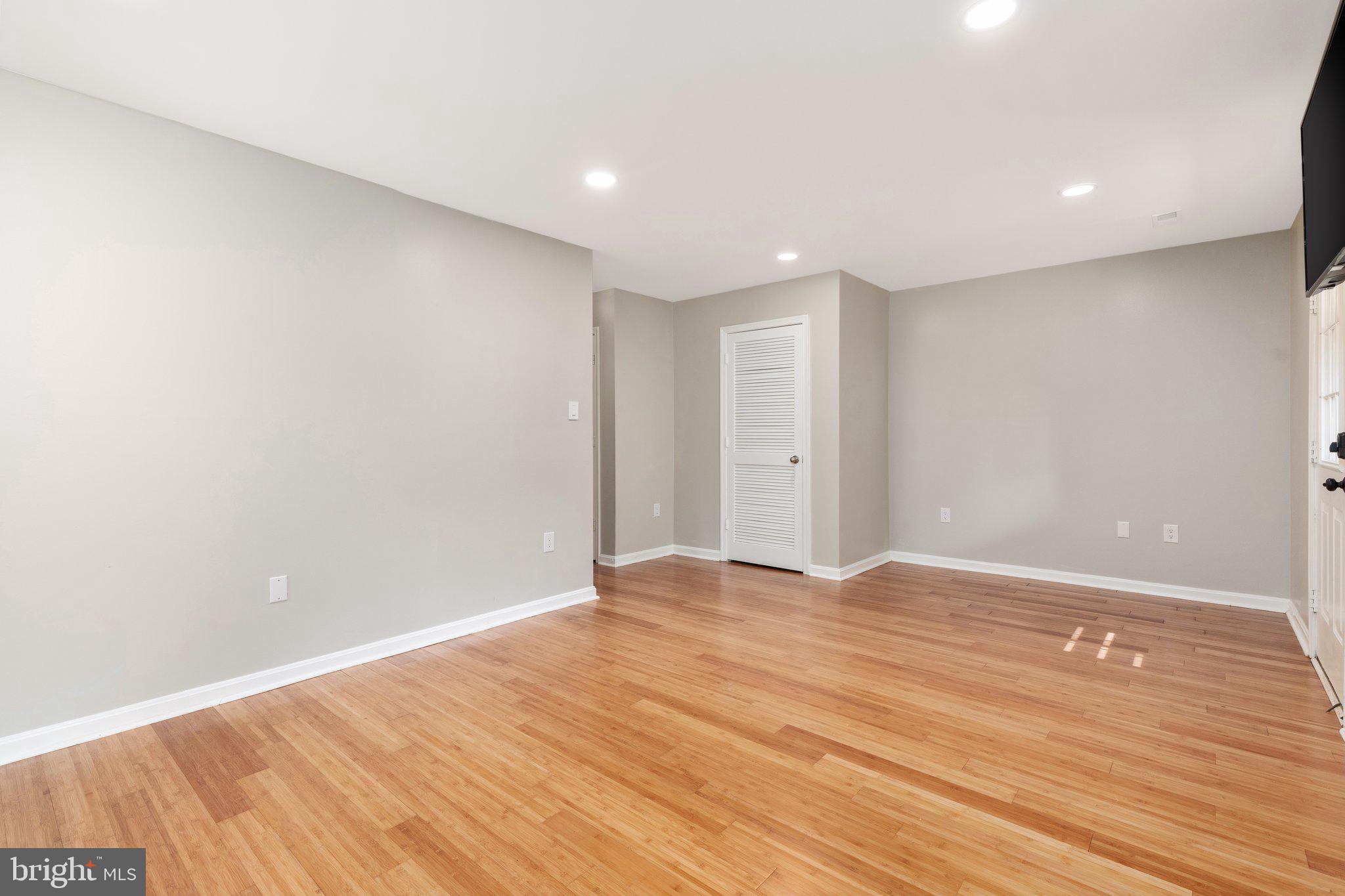 GROVEWOOD - Residential