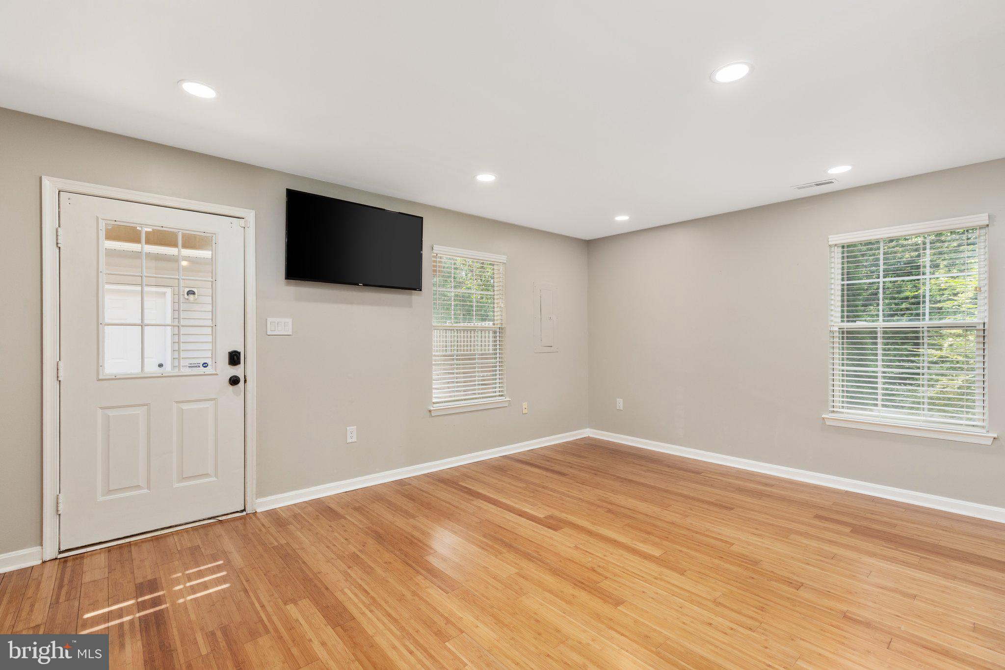 GROVEWOOD - Residential