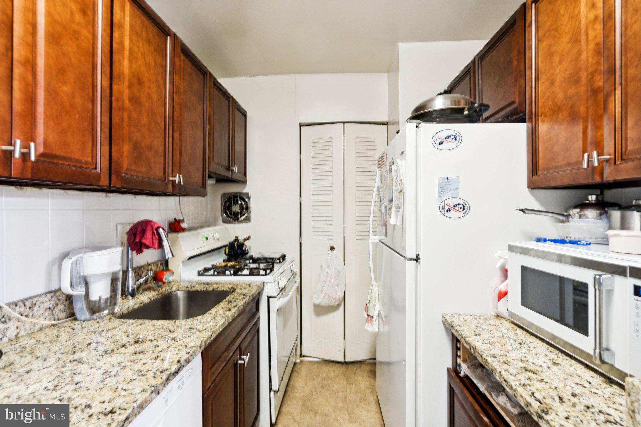 TIMBERLANE VILLAGE GARDEN CONDOMINIUMS - Residential