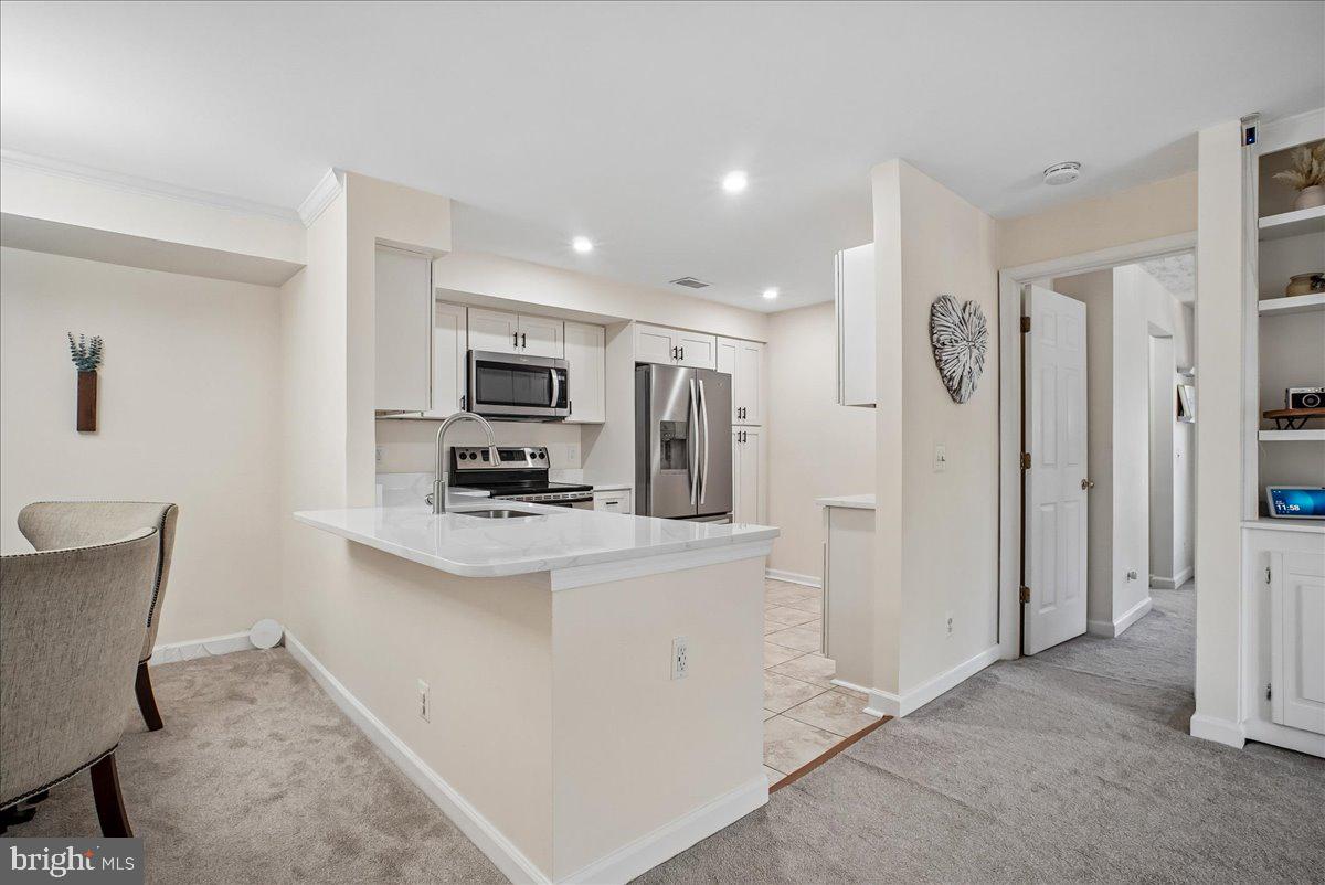 3800 RIDGE KNOLL COURT 9