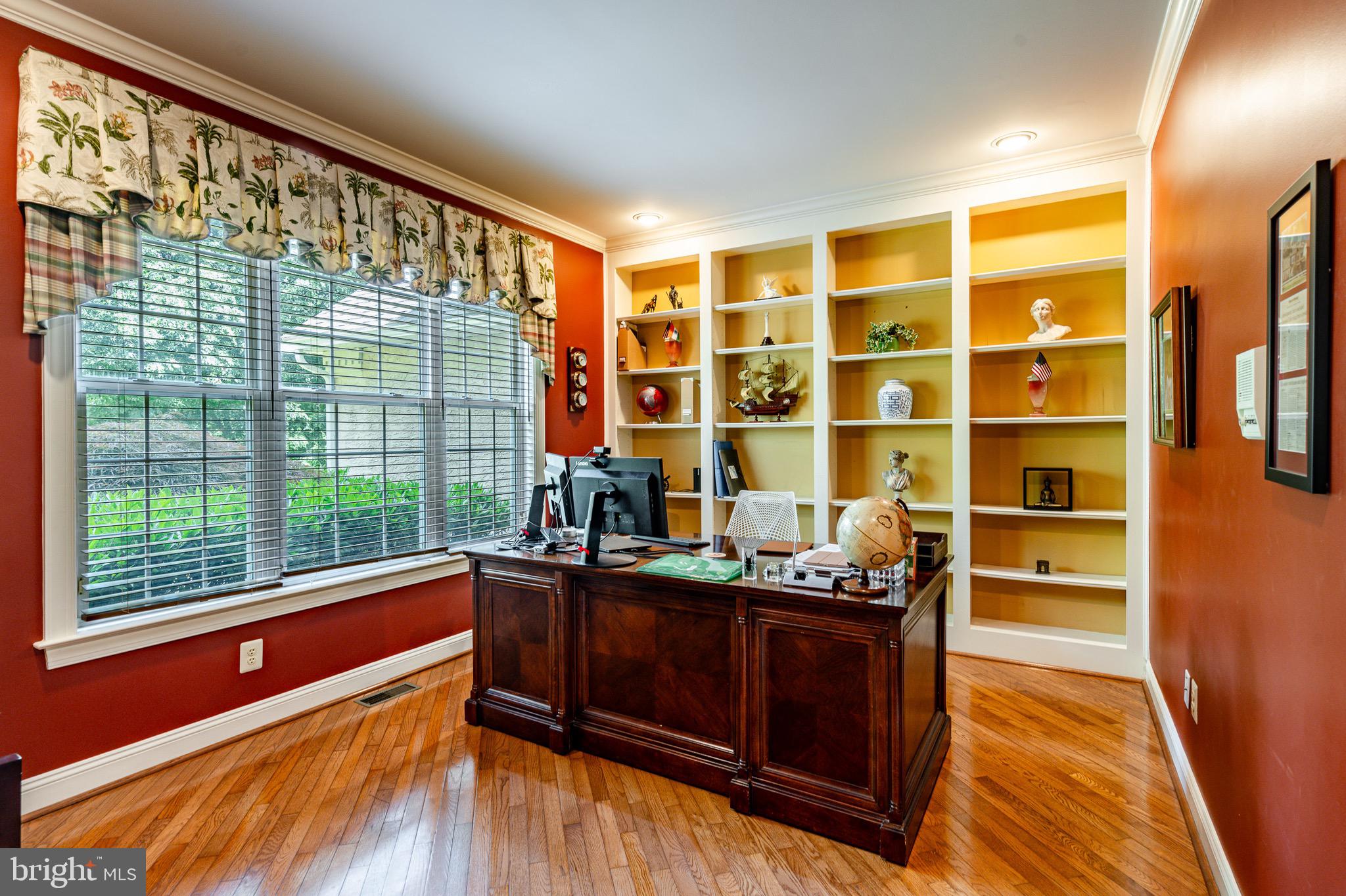 CHARLESTOWN HUNT - Residential