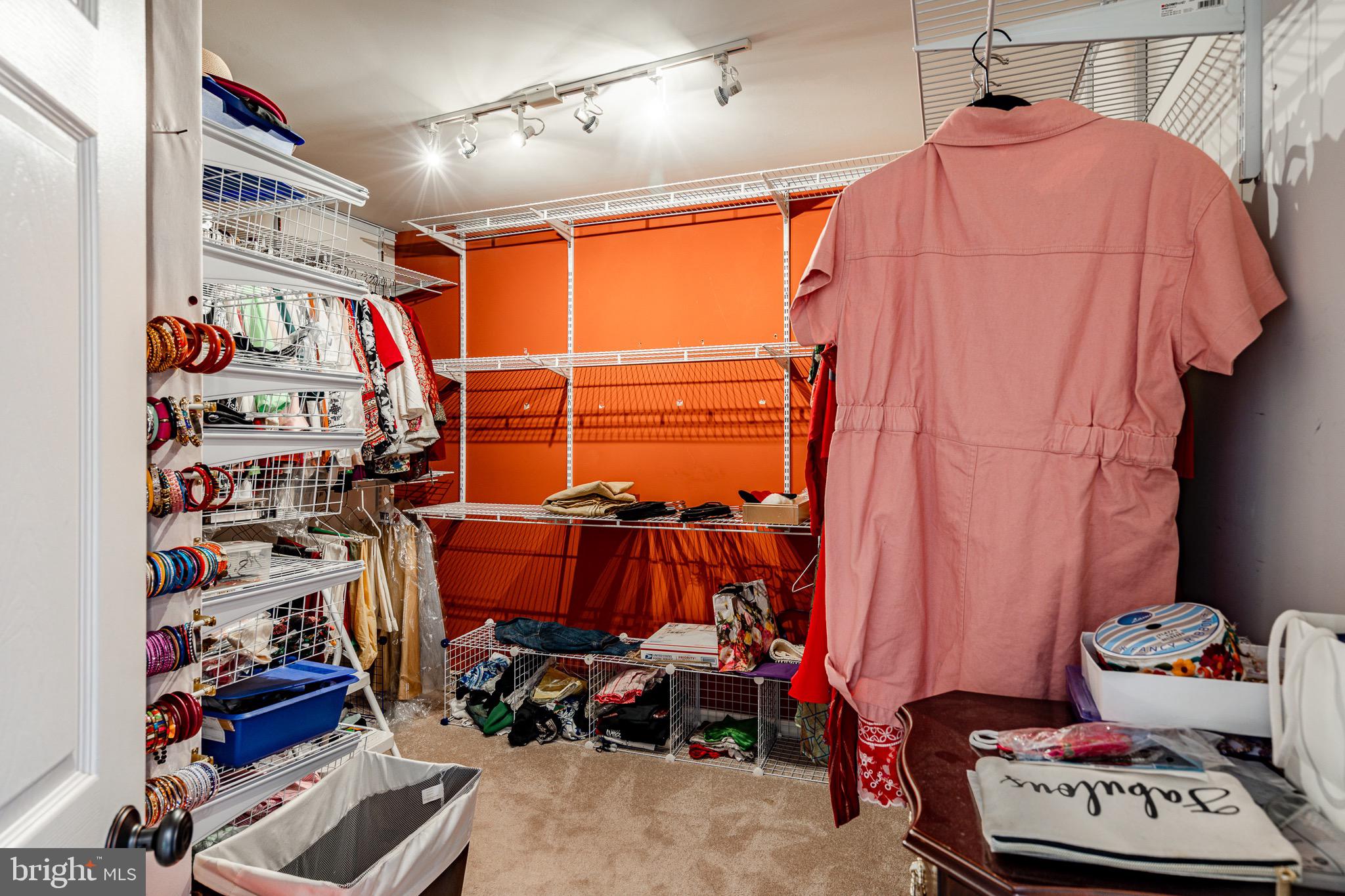 CHARLESTOWN HUNT - Residential