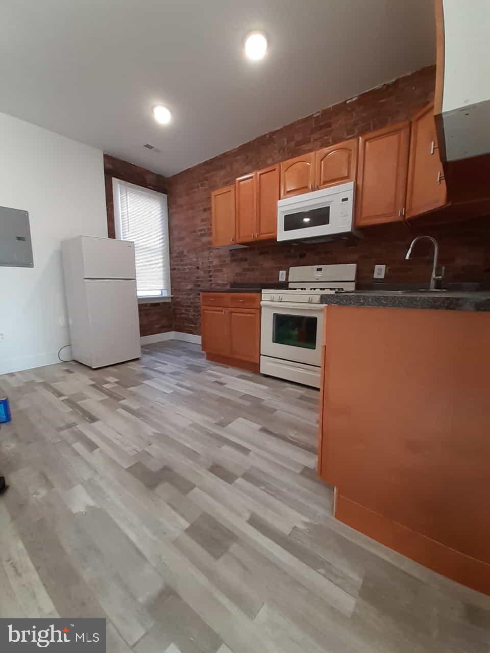 KENSINGTON - Residential Lease