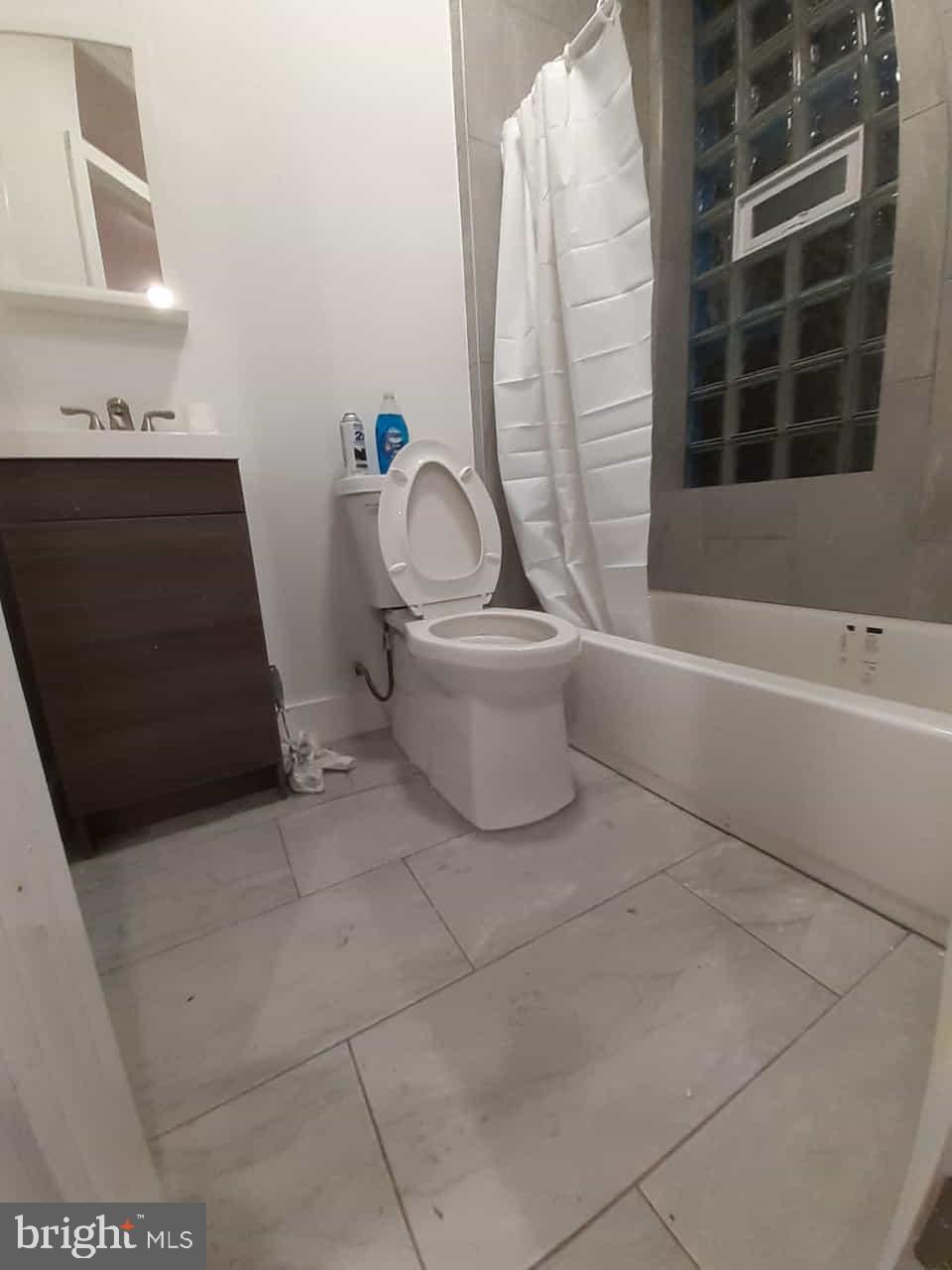 KENSINGTON - Residential Lease