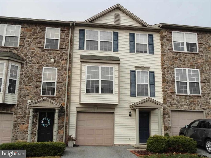 Spacious 3 Bedroom, 2.5 Bath townhome in move-in condition.  All appliances remain w/home.  You'll love the modern kitchen w/island, cherry stained cabinets, pantry, and dining area.  MBR has its own bath.  1 car garage and central air.  Priced to sell!!