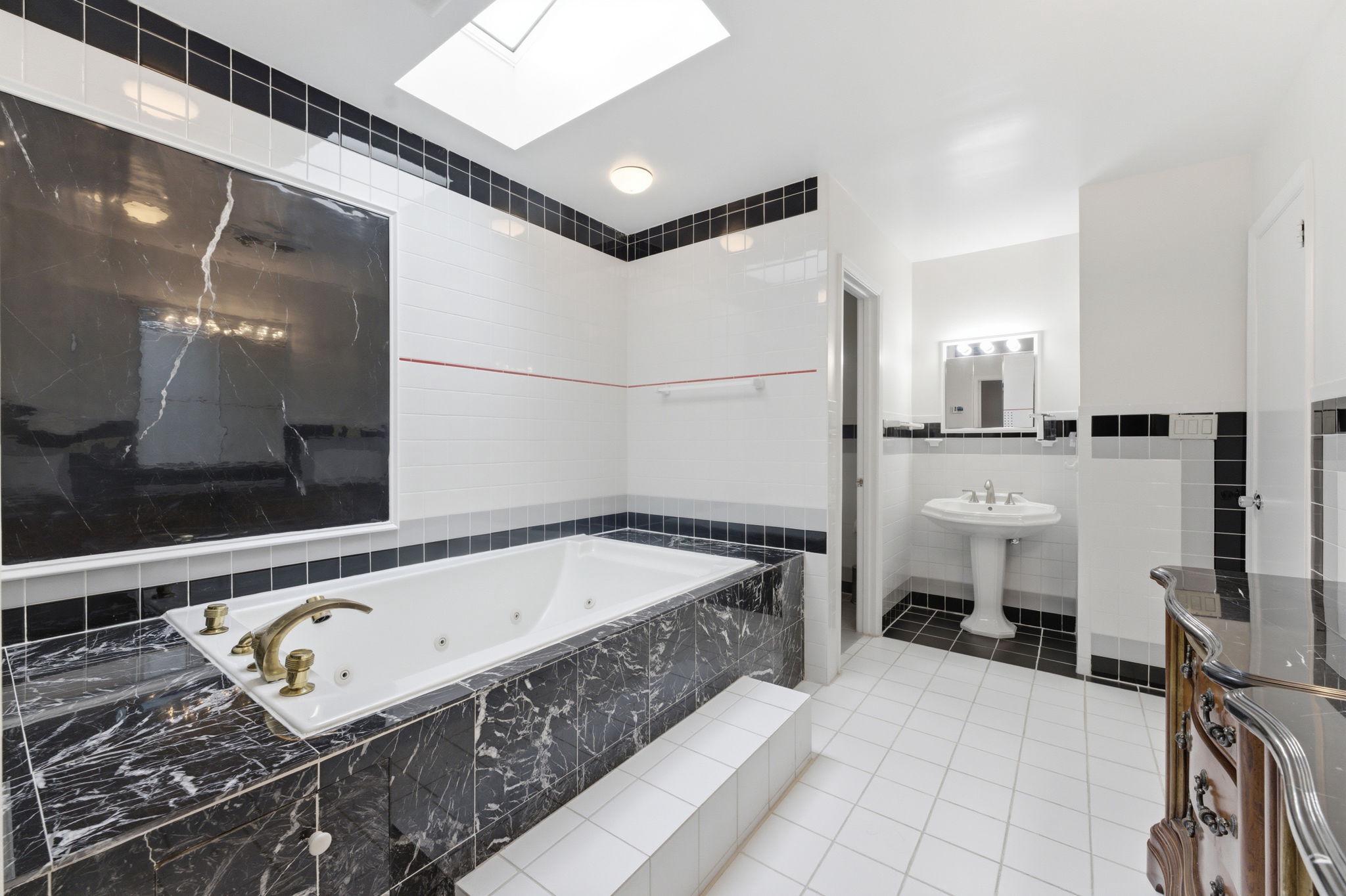 WEST LANGLEY - Residential