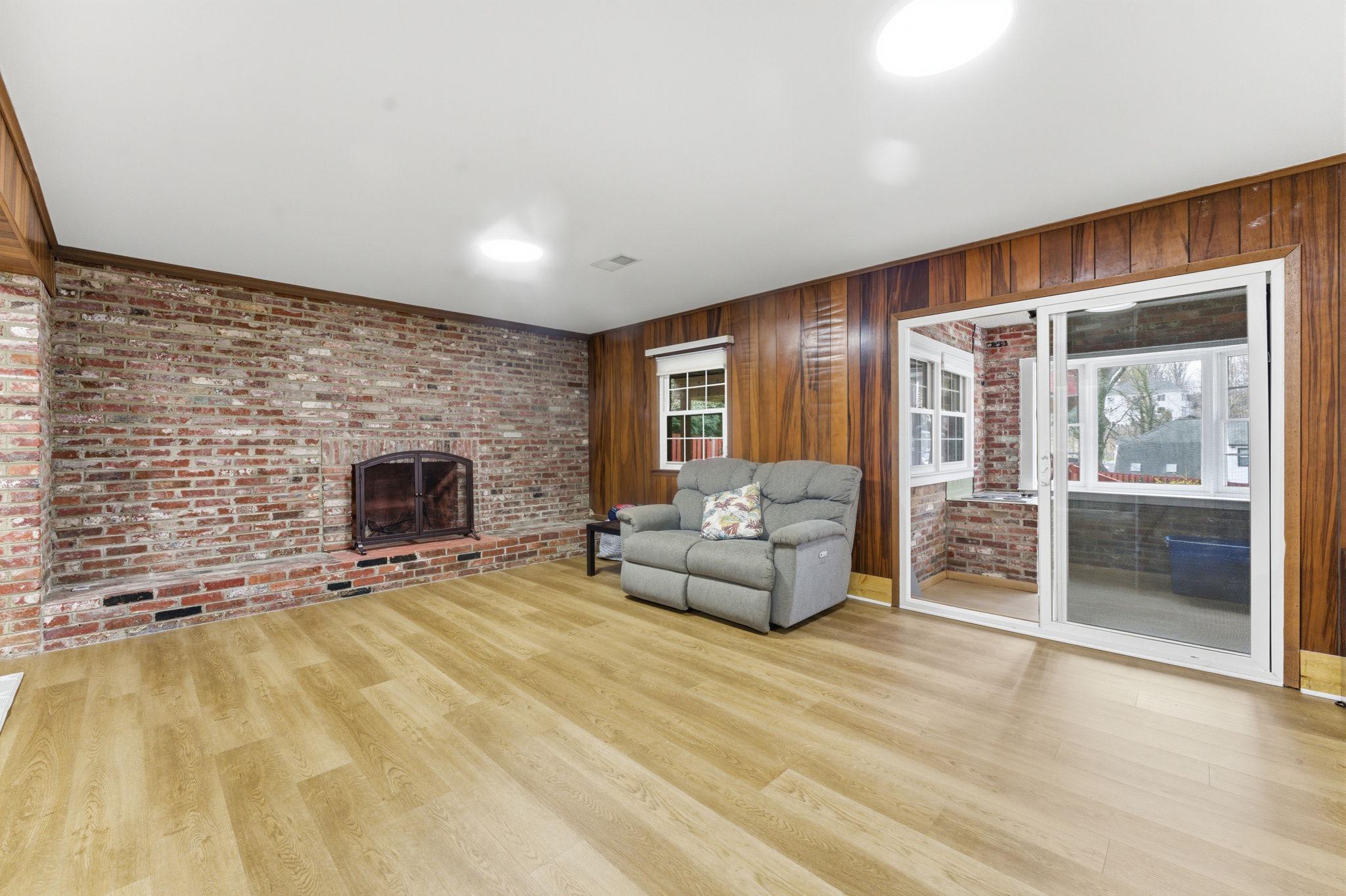 WEST LANGLEY - Residential