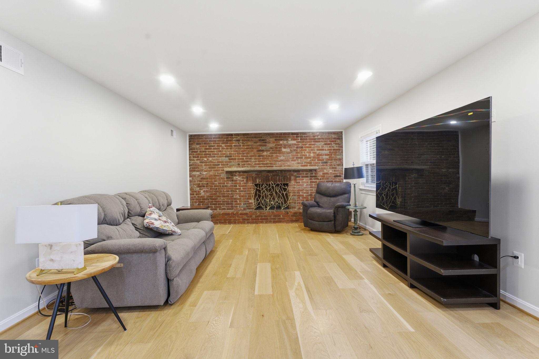 WEST LANGLEY - Residential