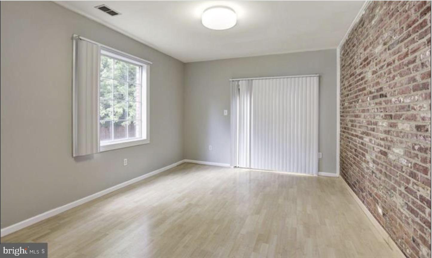 WEST LANGLEY - Residential