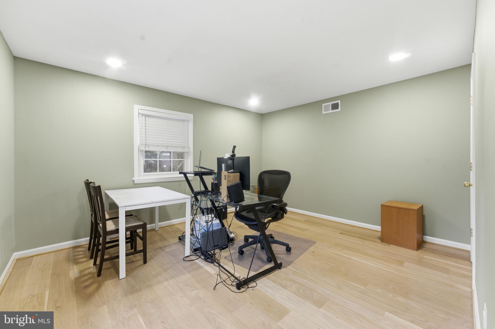 WEST LANGLEY - Residential