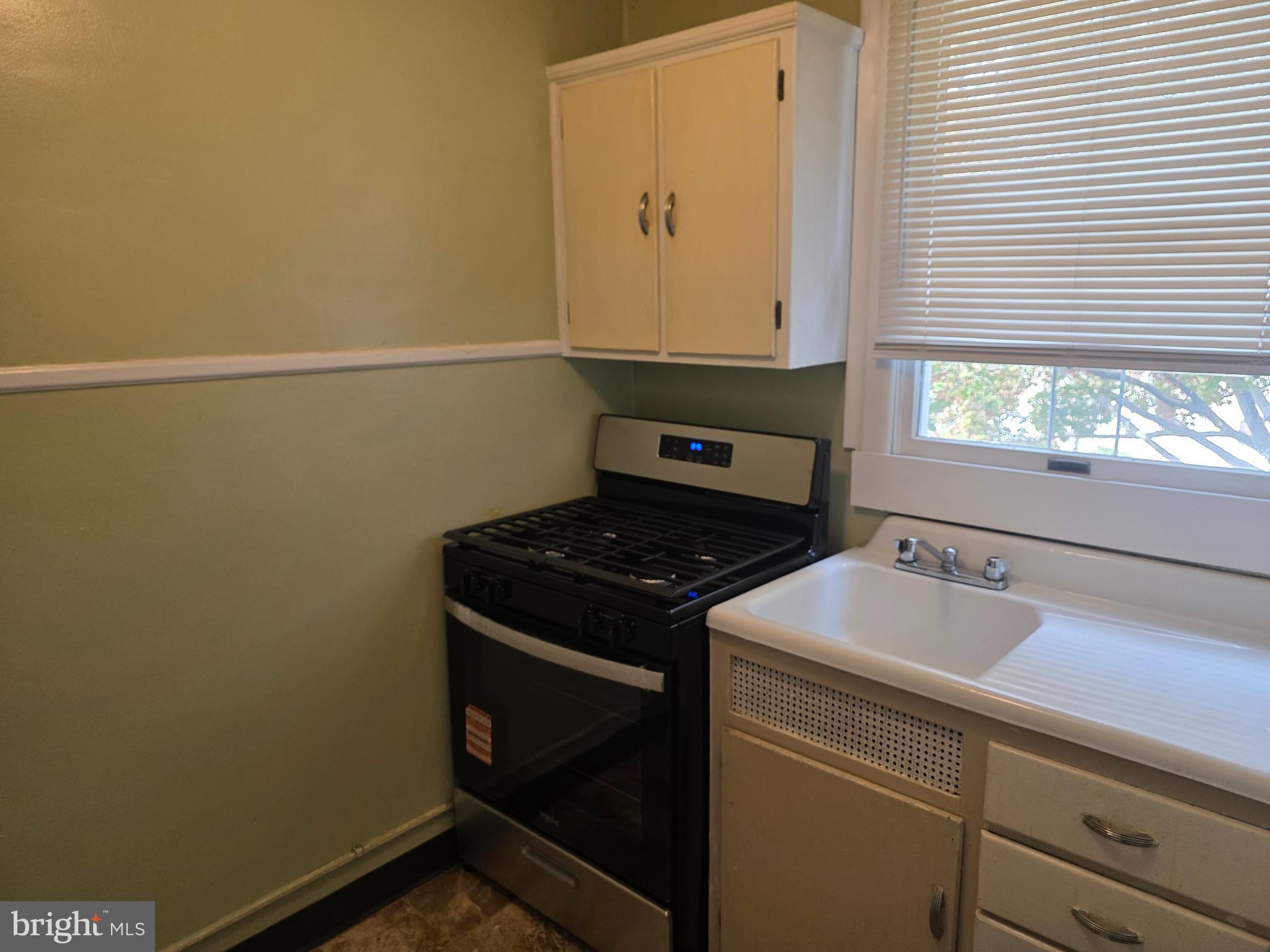 DREXEL PARK GARDEN - Residential Lease