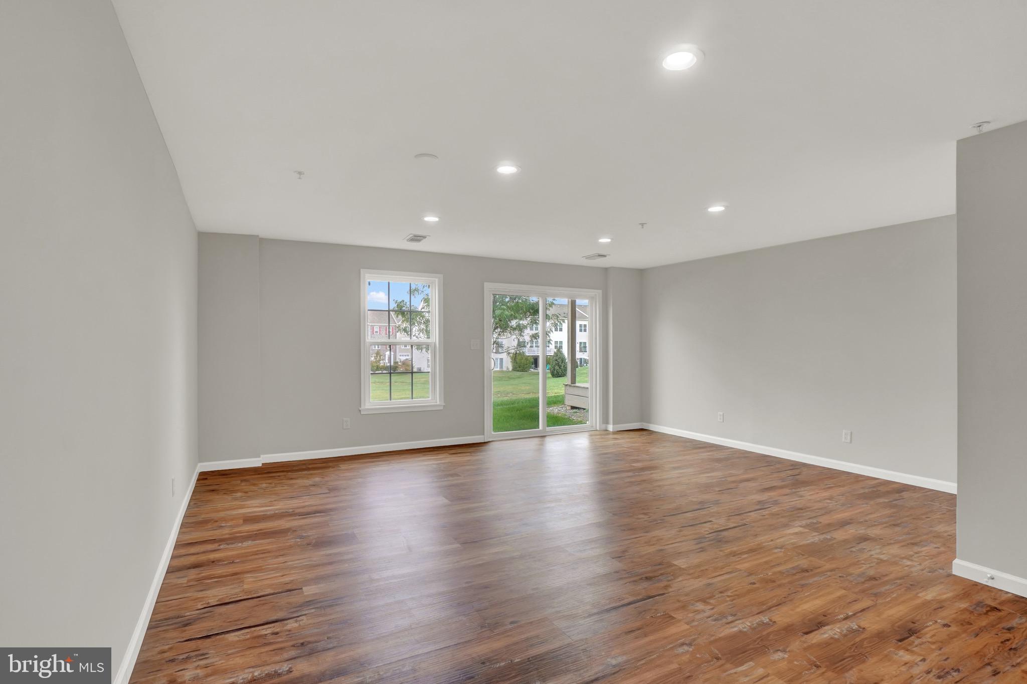 1269 ELDERSLIE LANE 112