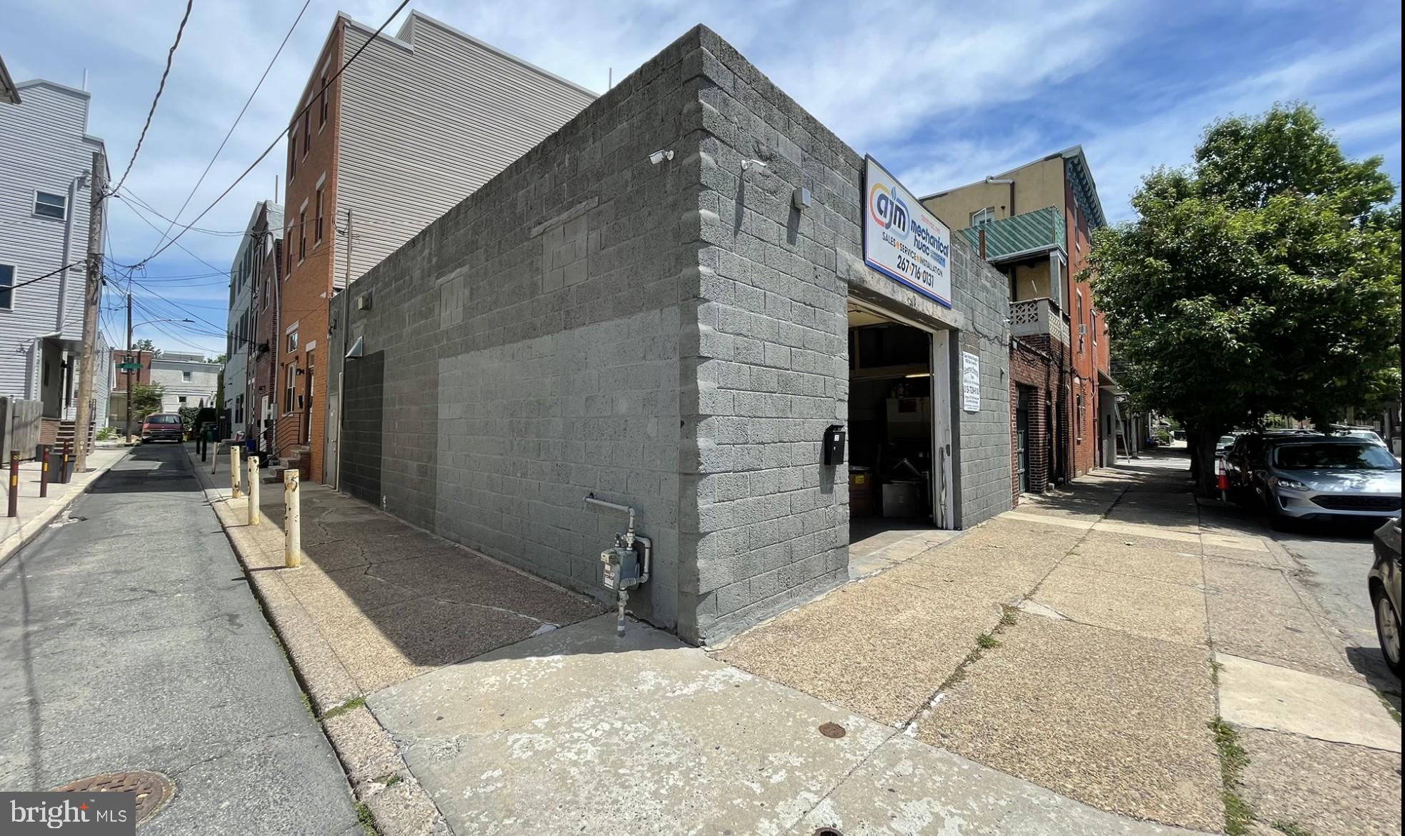 203 MOORE STREET