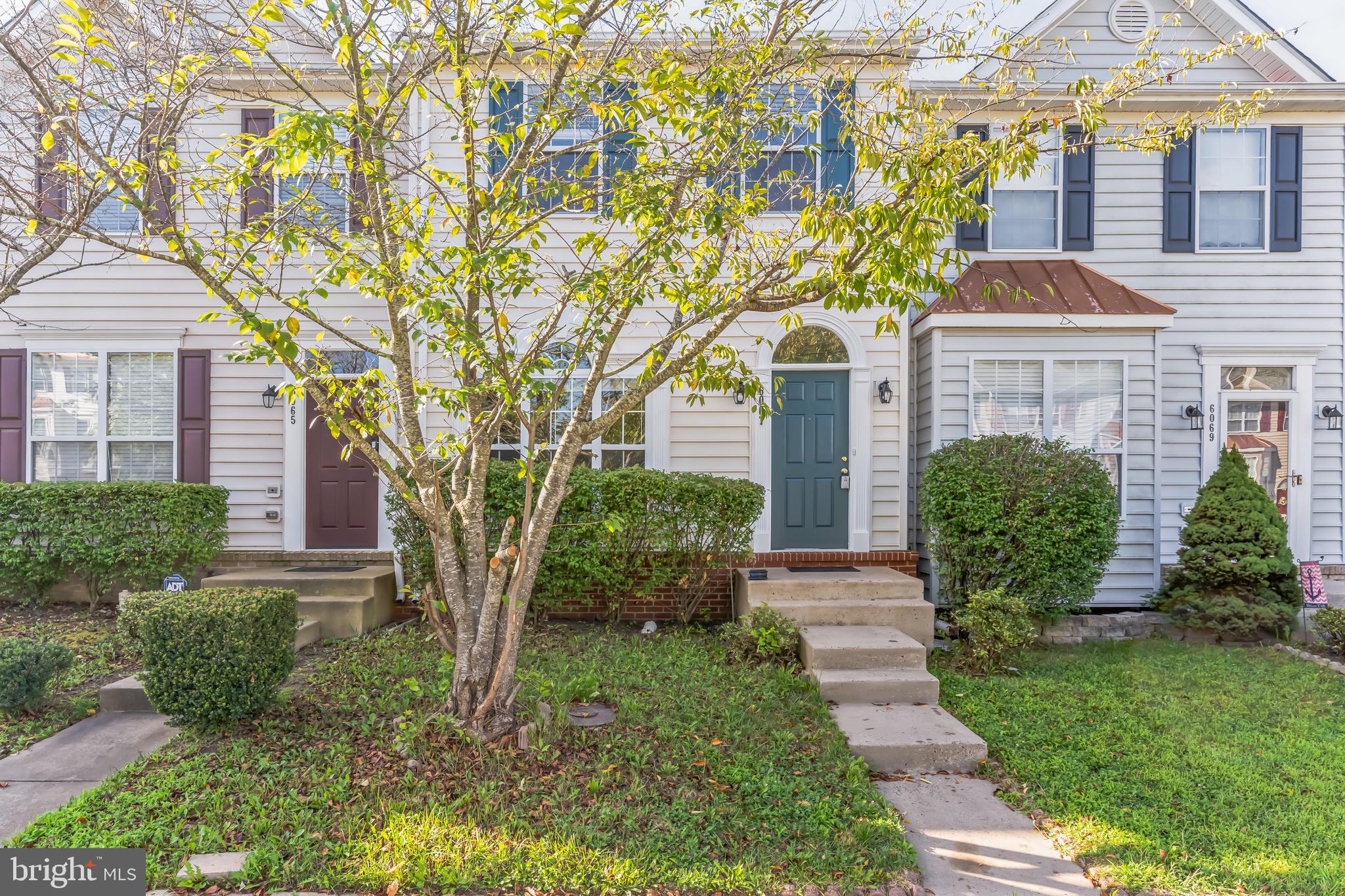 All applicants over 18 must apply online
Posted photos do not reflect current condition. Property is currently occupied. Once vacated by 07/31, property will be thoroughly cleaned and owners will address any defective items
Welcome to your ideal townhouse in the heart of Woodbridge, VA!
This spacious, 4-bedroom, 3.5-bathroom home, built in 2003, offers a comfortable living space of 2,200 square feet.
The charming exterior and well-maintained landscaping welcome you inside, where you’ll find a bright living room, a modern kitchen equipped with stainless steel appliances, and a cozy breakfast nook.
The master bedroom features vaulted ceilings and an en-suite bathroom with a relaxing soaking tub. A finished lower level provides versatile space, perfect for an office or playroom.
Oversize fully finished basement with 4th bedroom(not up to code) & full bathroom with rear door access
Enjoy the convenience of a dedicated parking spot and the comfort of central heating and cooling, complemented by ceiling fans throughout. Trash service is included, and pets are welcome!
With a great restaurant nearby and quick access to NextCare Urgent Care, this property blends comfort and convenience.
Don't miss the chance to make it your home. Schedule a viewing today!