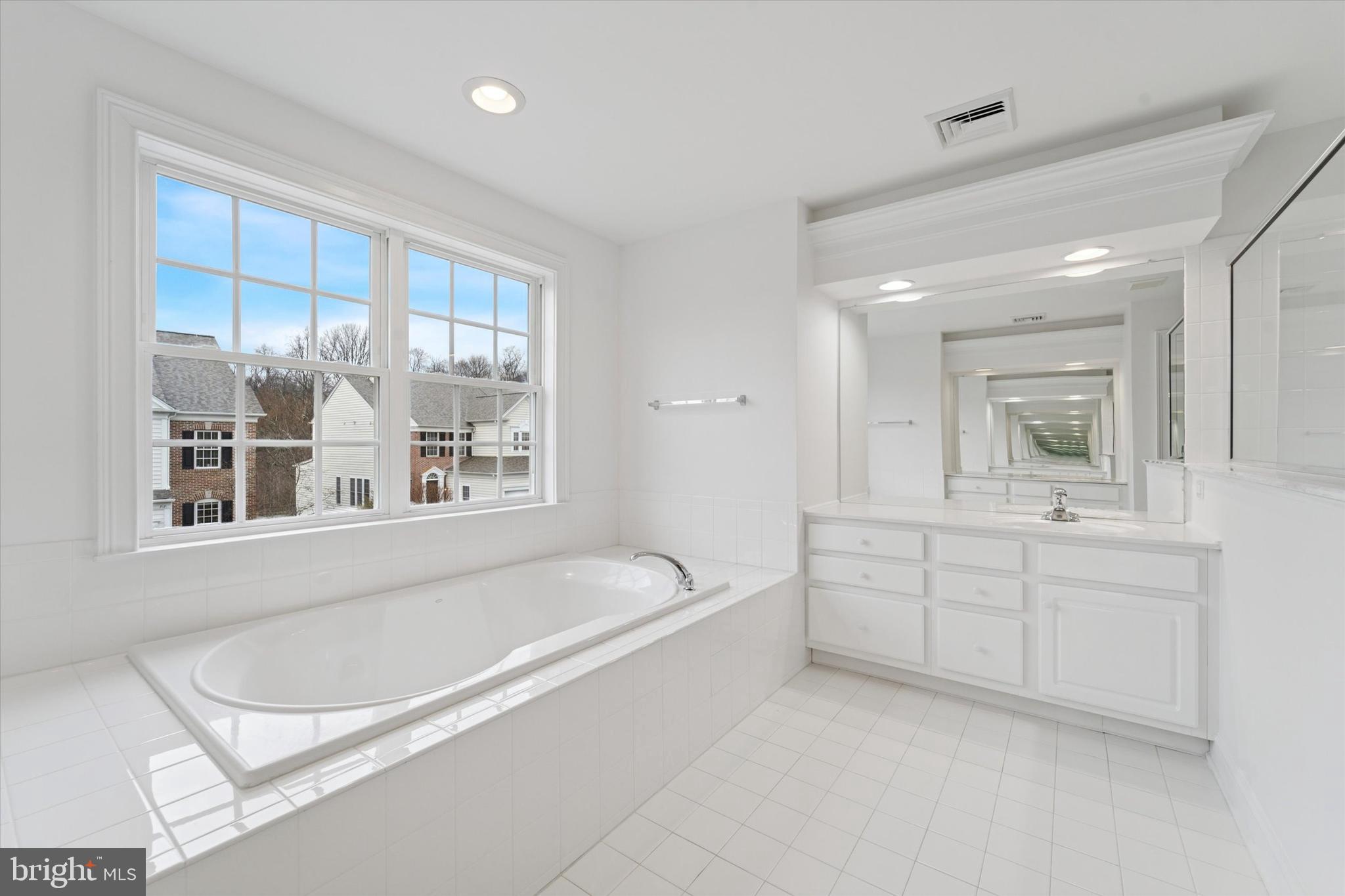 MERCERS MILL - Residential