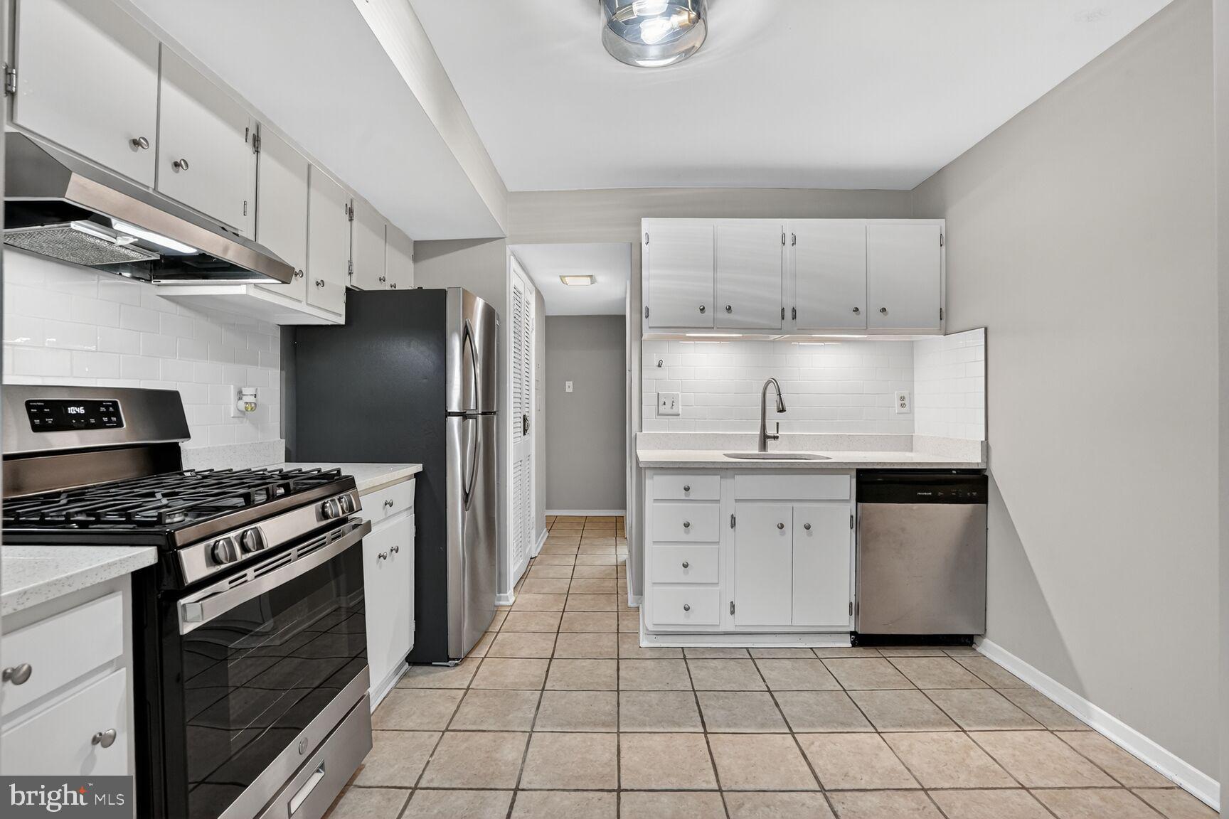 SOUTHGATE - Residential Lease