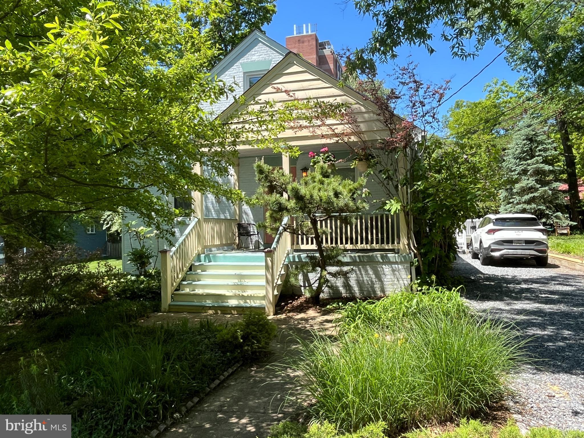 9 PINE AVENUE