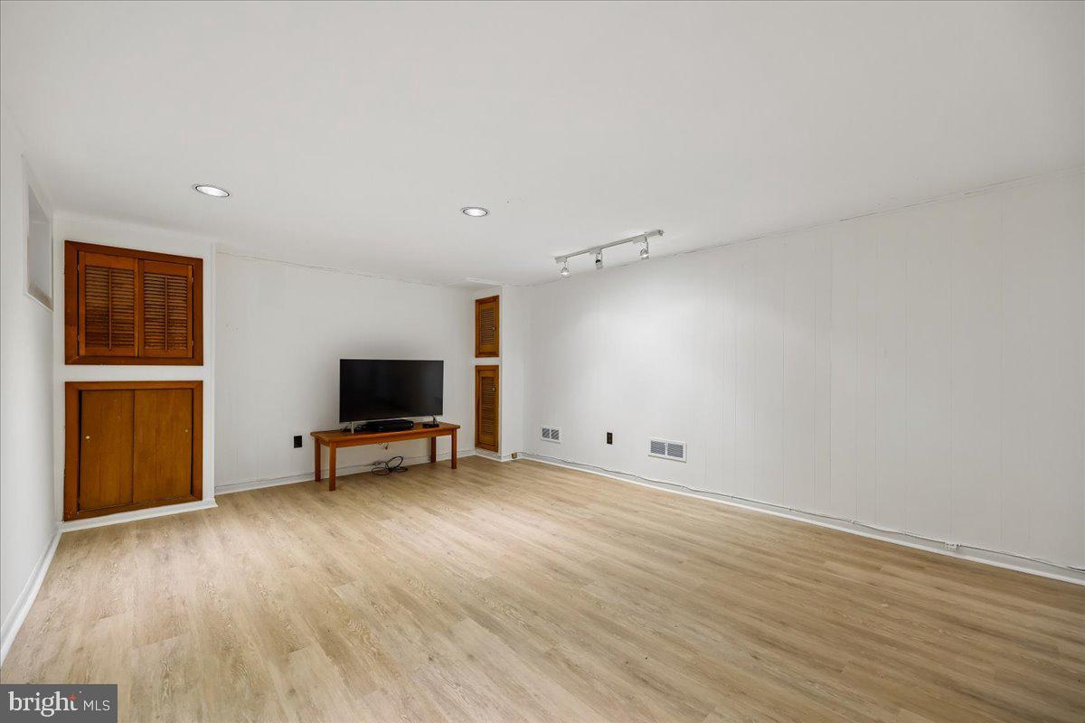 TAKOMA PARK - Residential