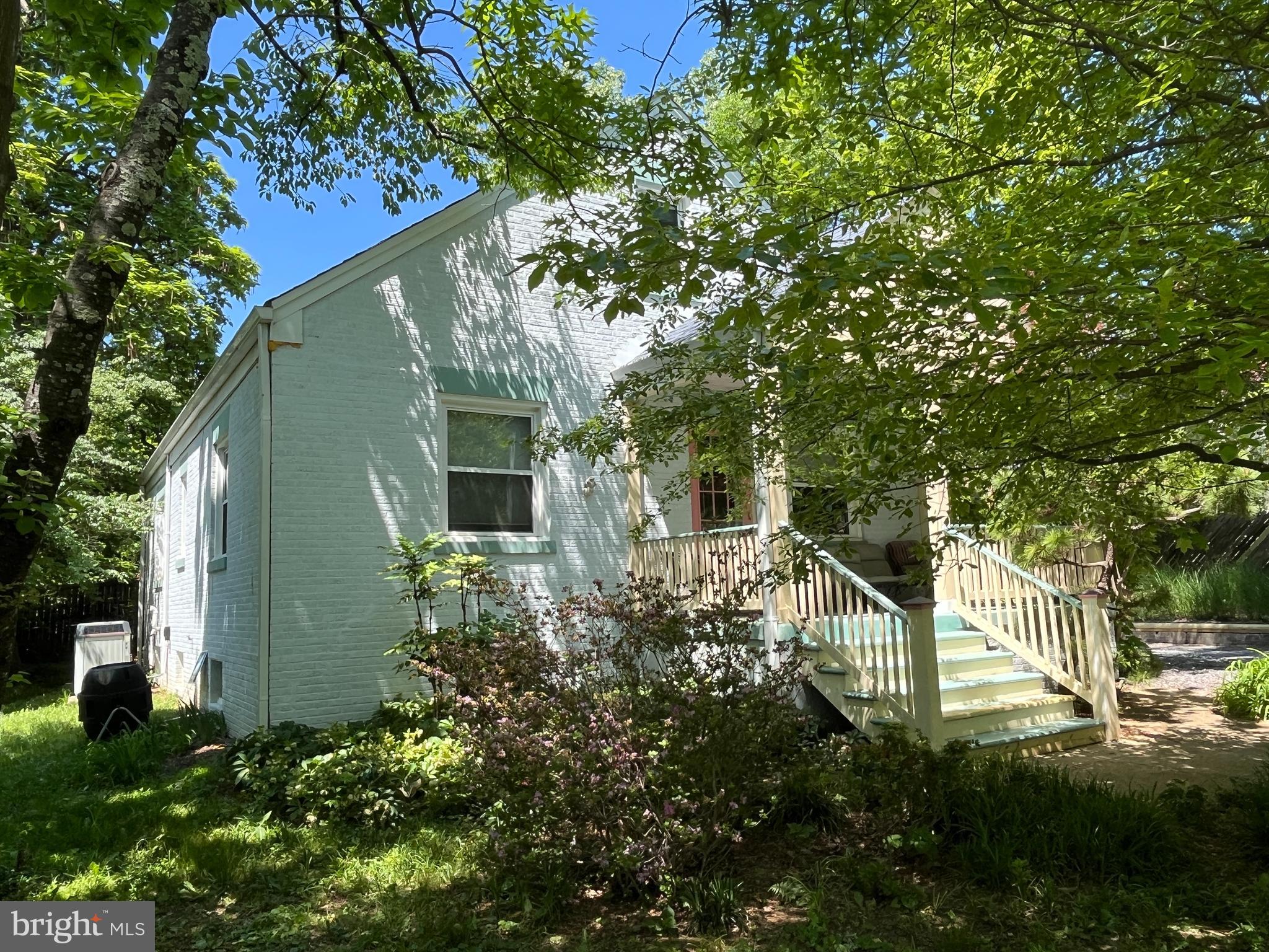 9 PINE AVENUE