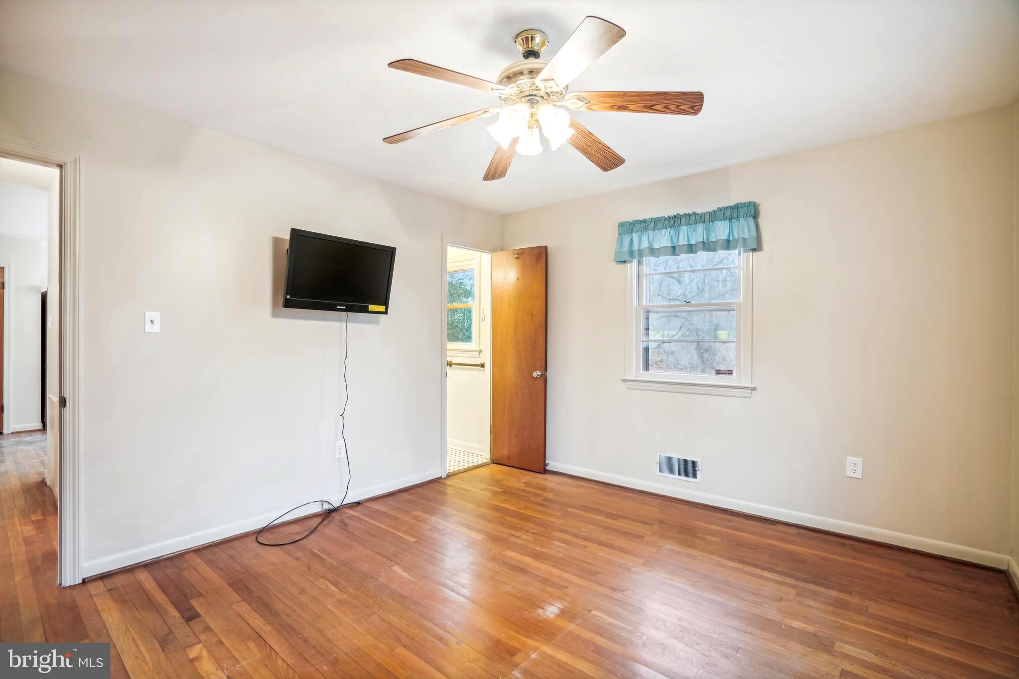 WEST LAUREL ACRES - Residential