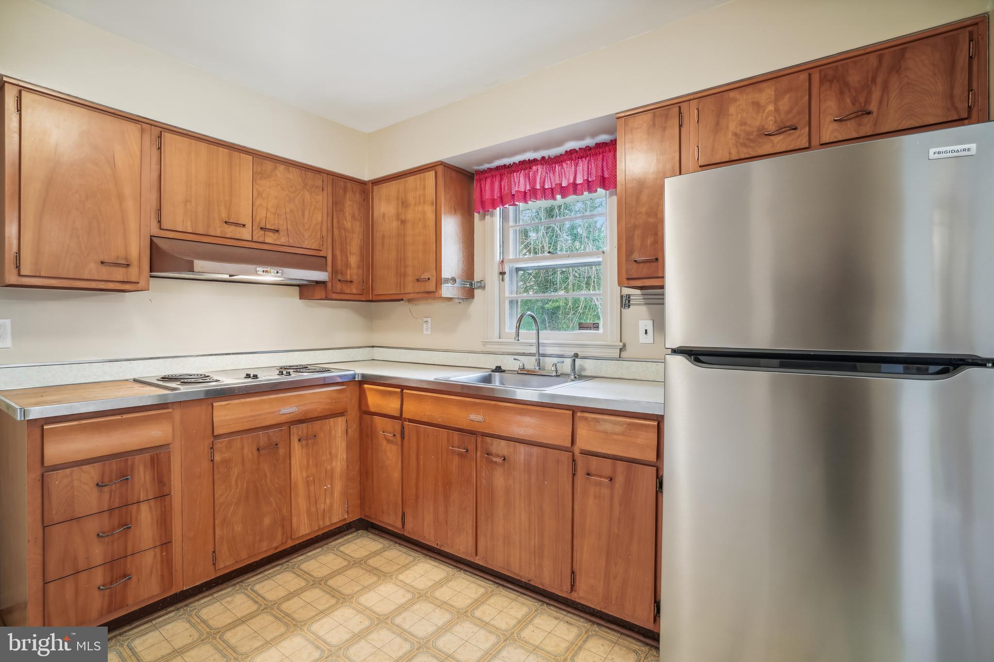 WEST LAUREL ACRES - Residential