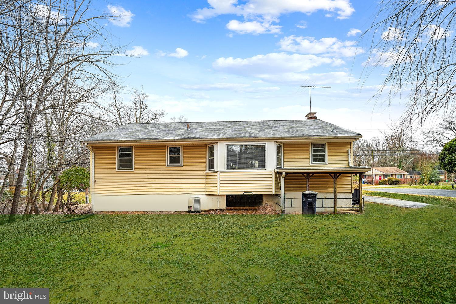 WEST LAUREL ACRES - Residential