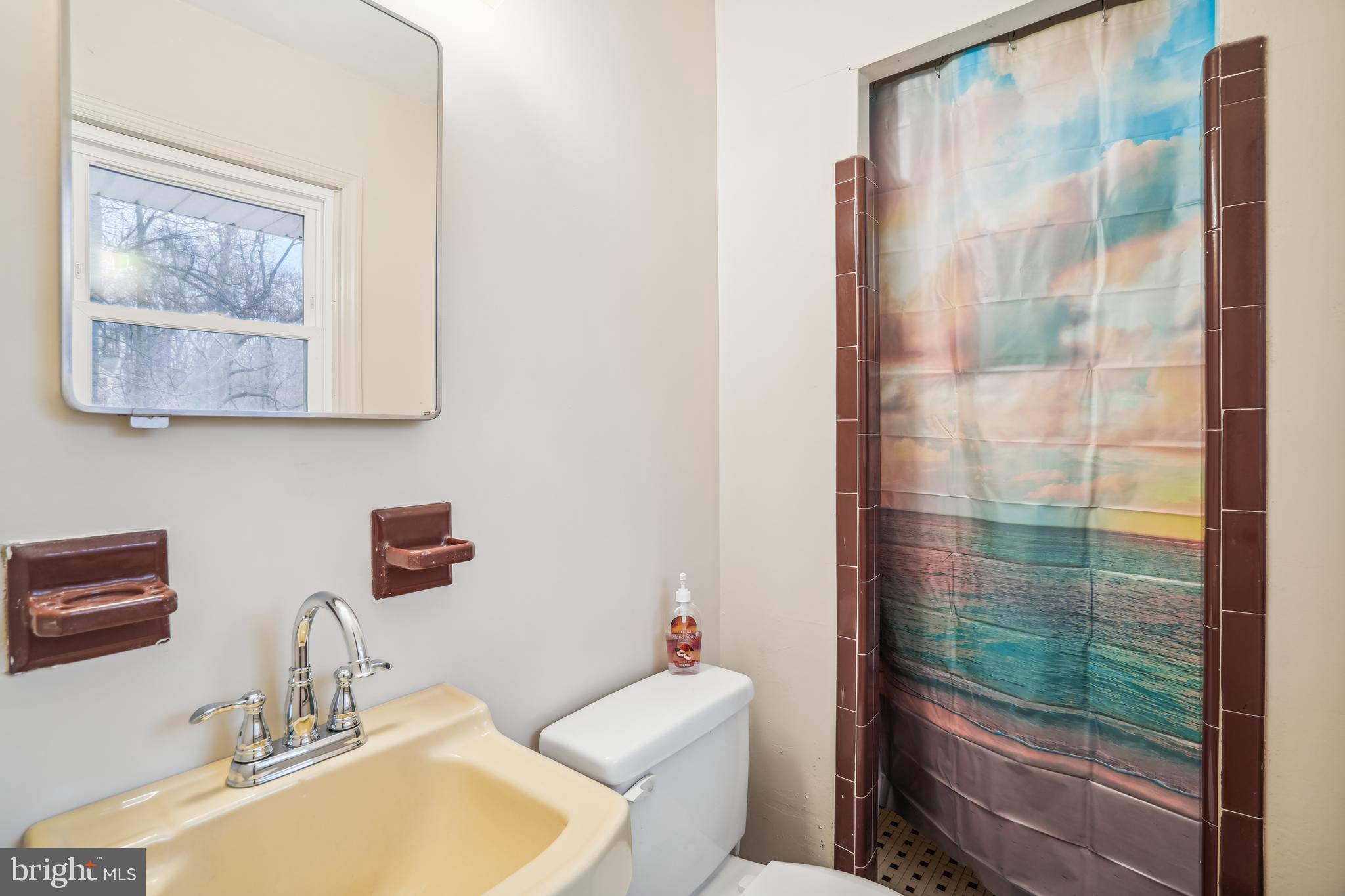 WEST LAUREL ACRES - Residential