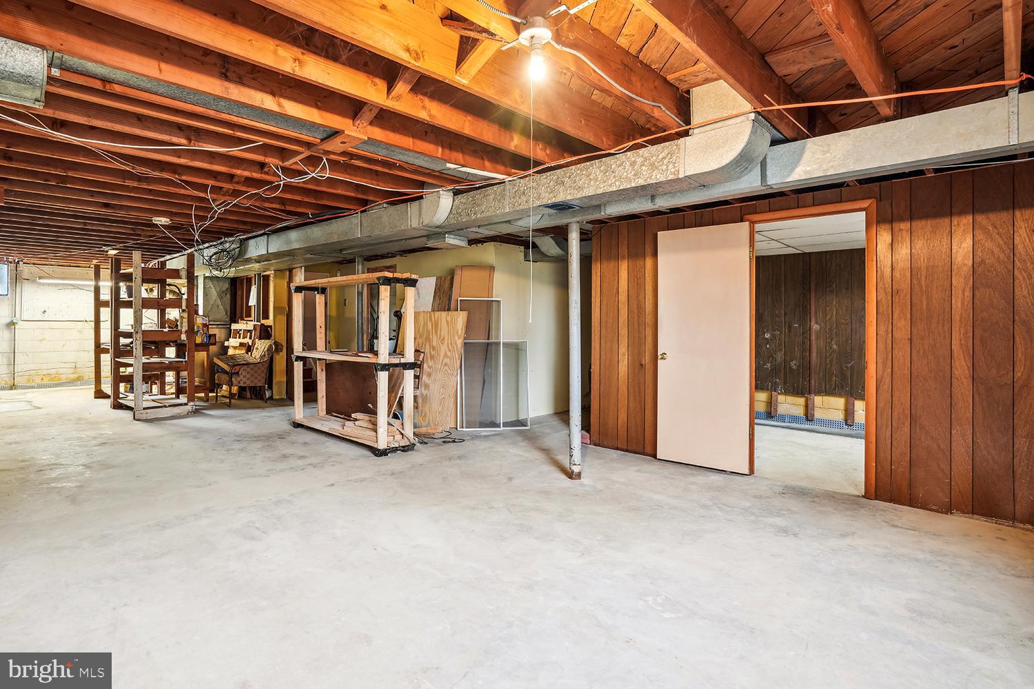 WEST LAUREL ACRES - Residential