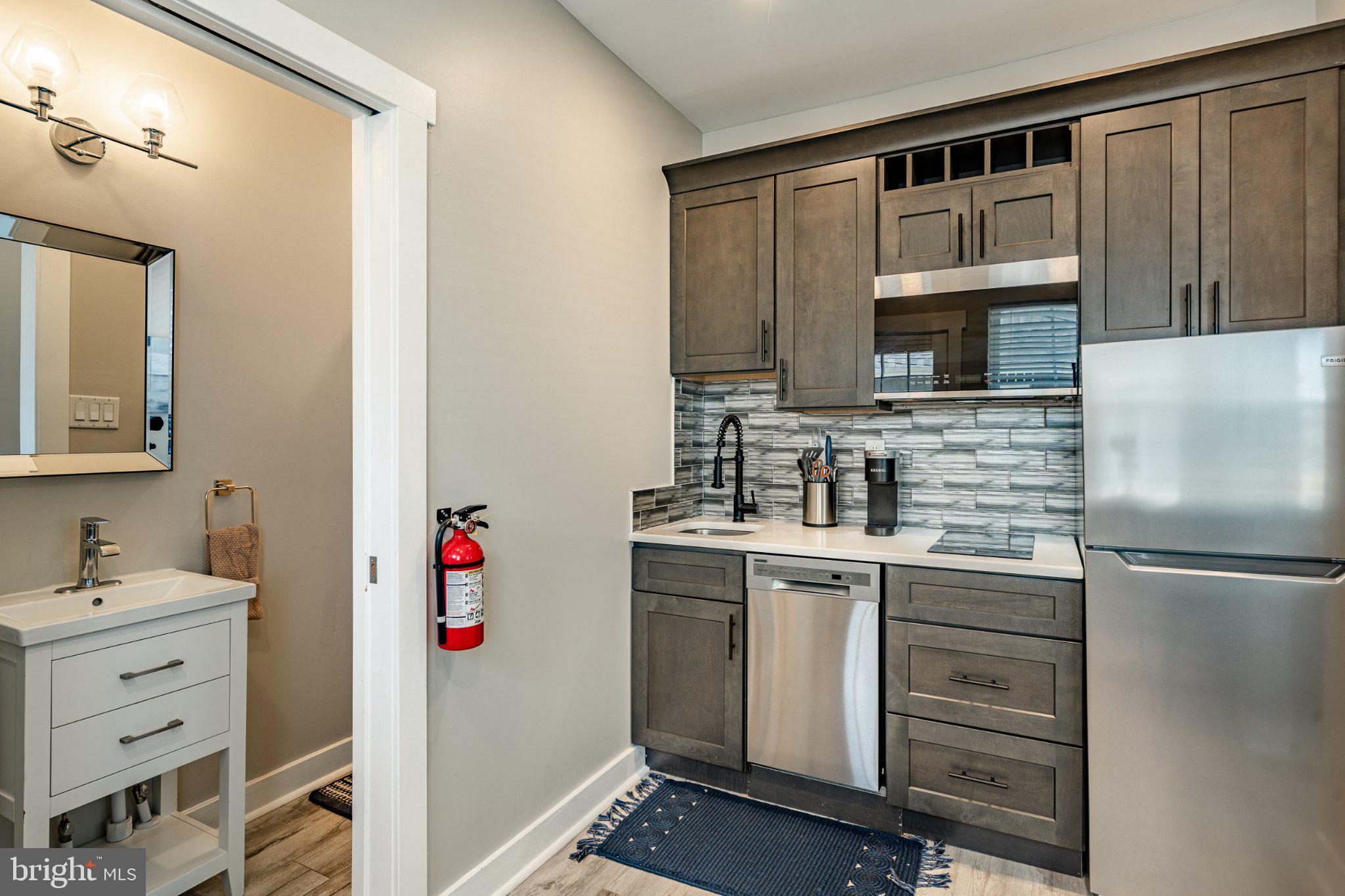5708 PARK BOULEVARD UNIT 1