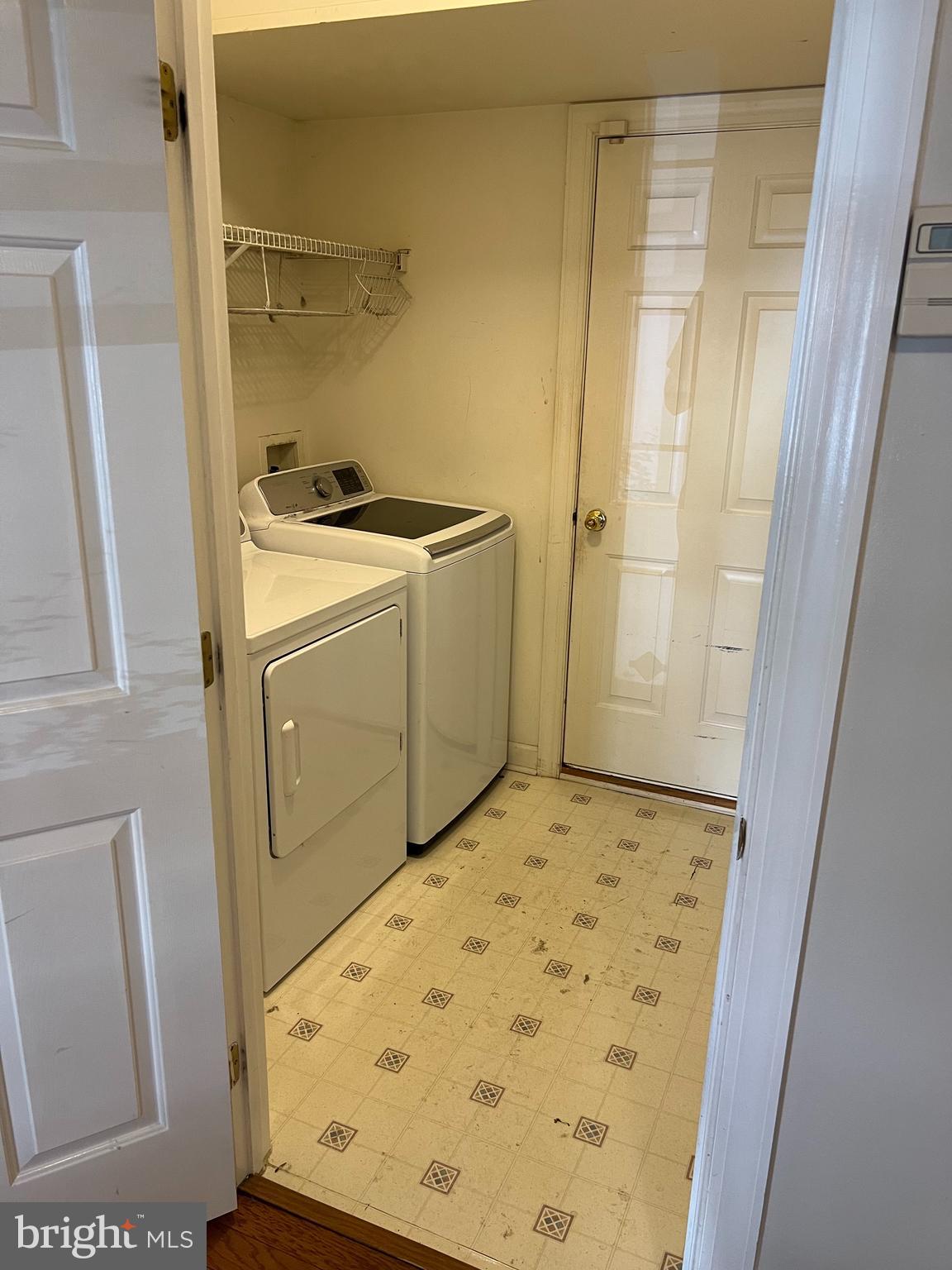 CEDAR LAKES - Residential Lease