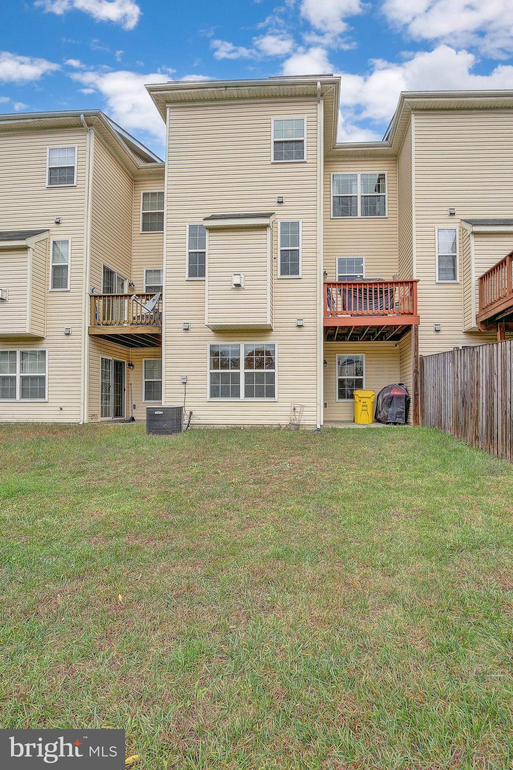 TANYARD SPRINGS TOWNHOMES - Residential