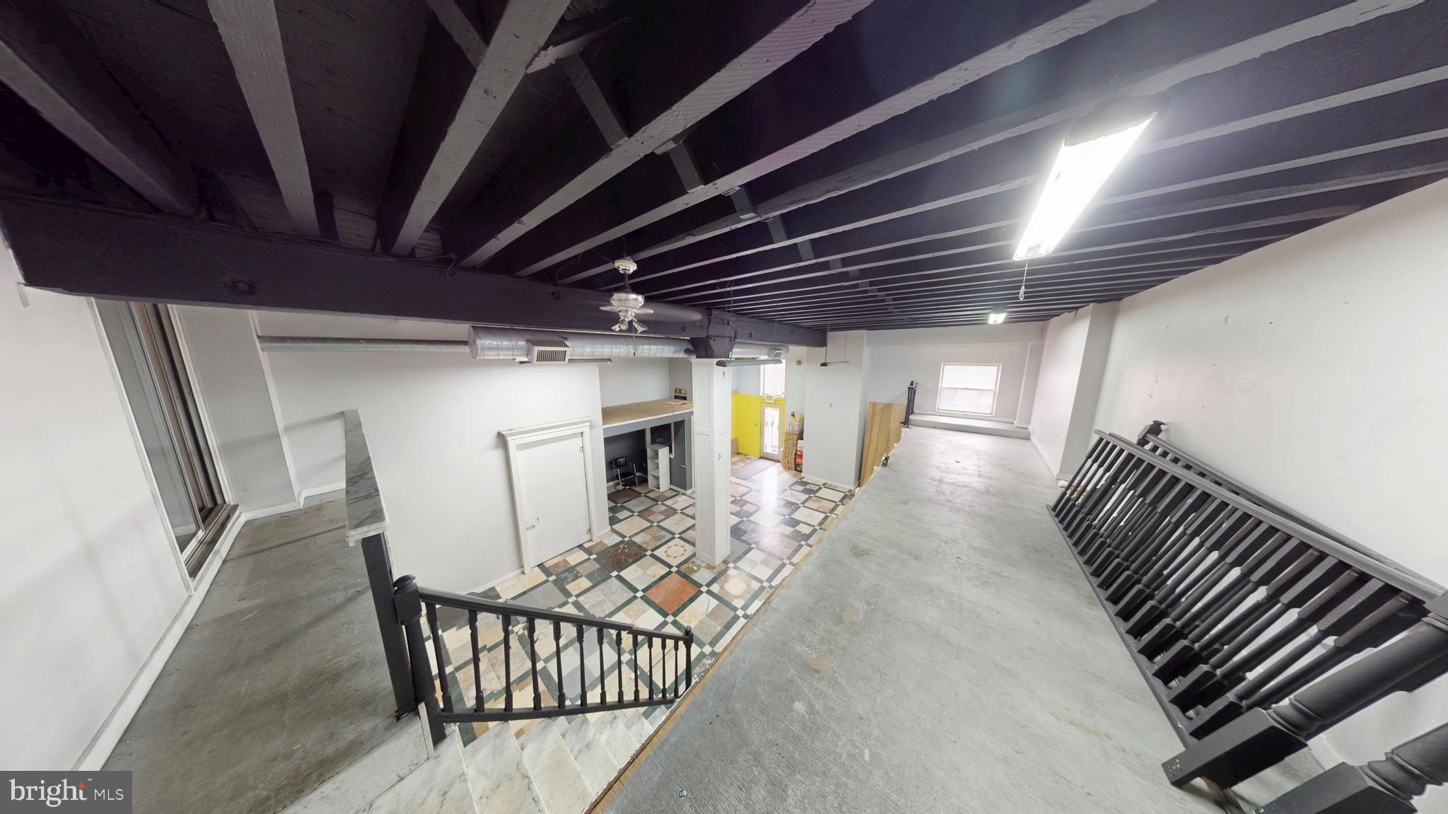 POINT BREEZE - Commercial Lease